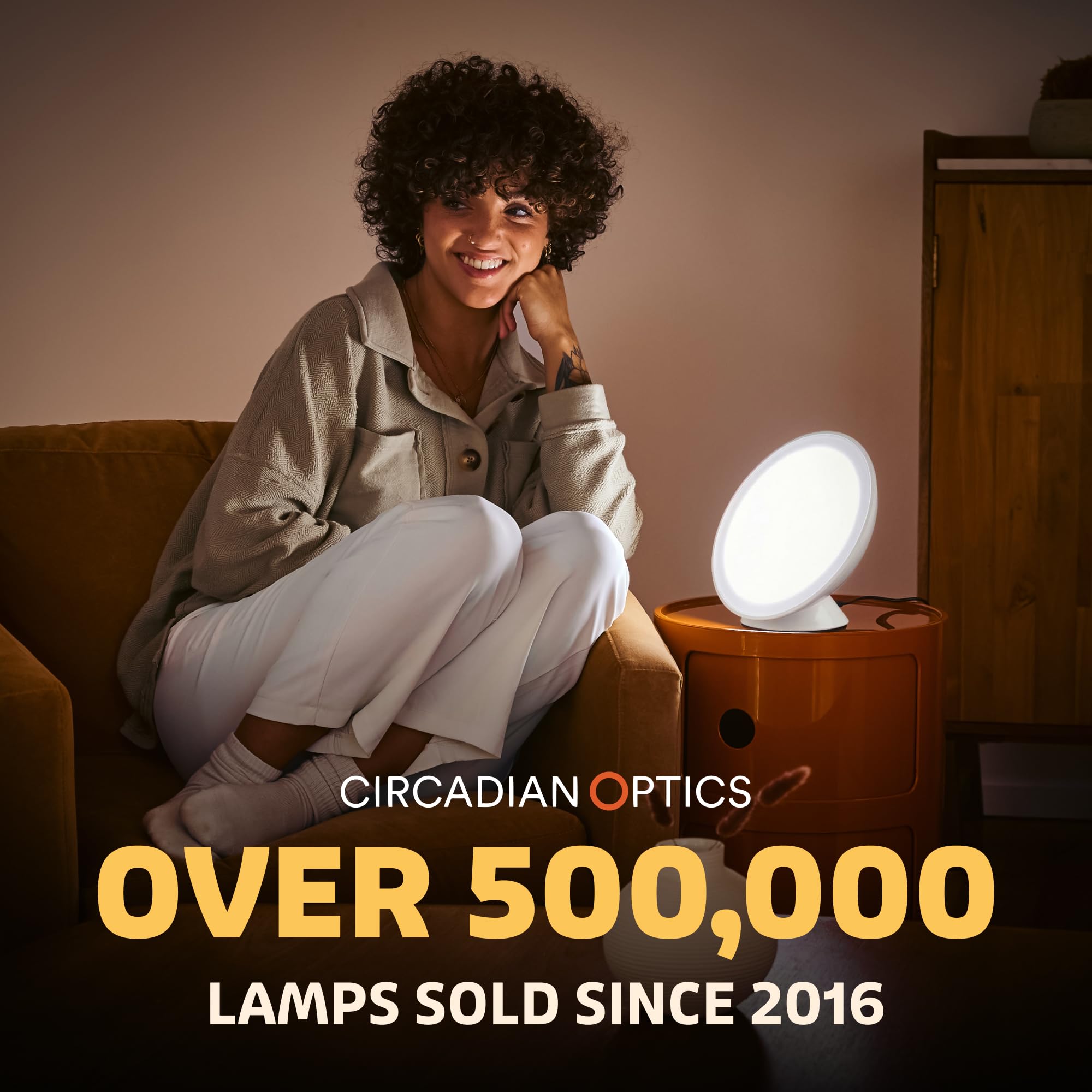 Circadian Optics Lampu - Lámpara de terapia de luz brillante | Como se ve en Shark Tank | Potente brillo de 10.000 LUX | Color de 5500 K imita el sol del mediodía | Rayos de espectro completo | Mejora