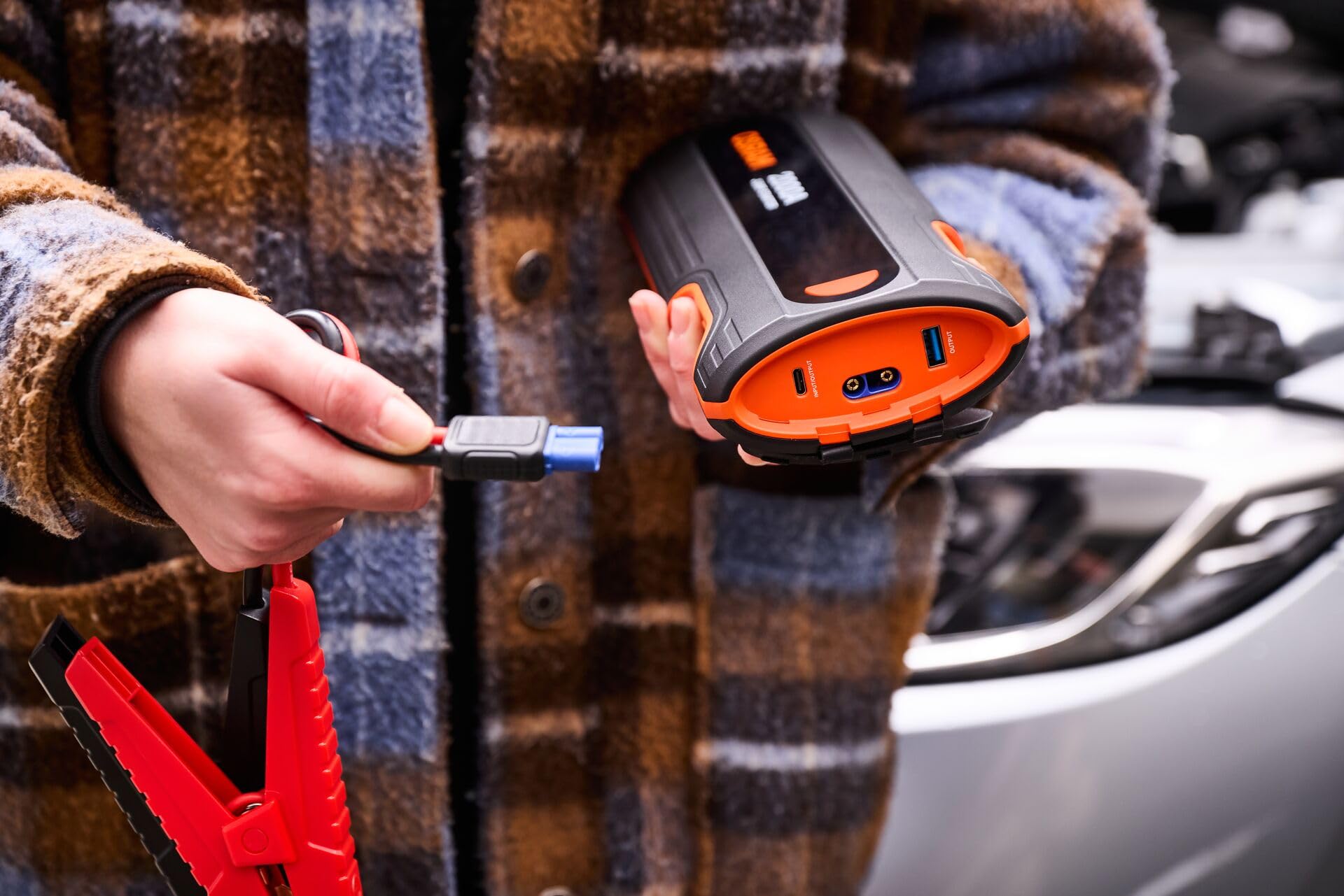 OSRAM BATTERYjumpstart 2000, arrancador de litio de 12 V, arrancador de batería, 2000 A, batería externa USB-C, para motores de gasolina de hasta 8 L y motores diésel de hasta 4 L.