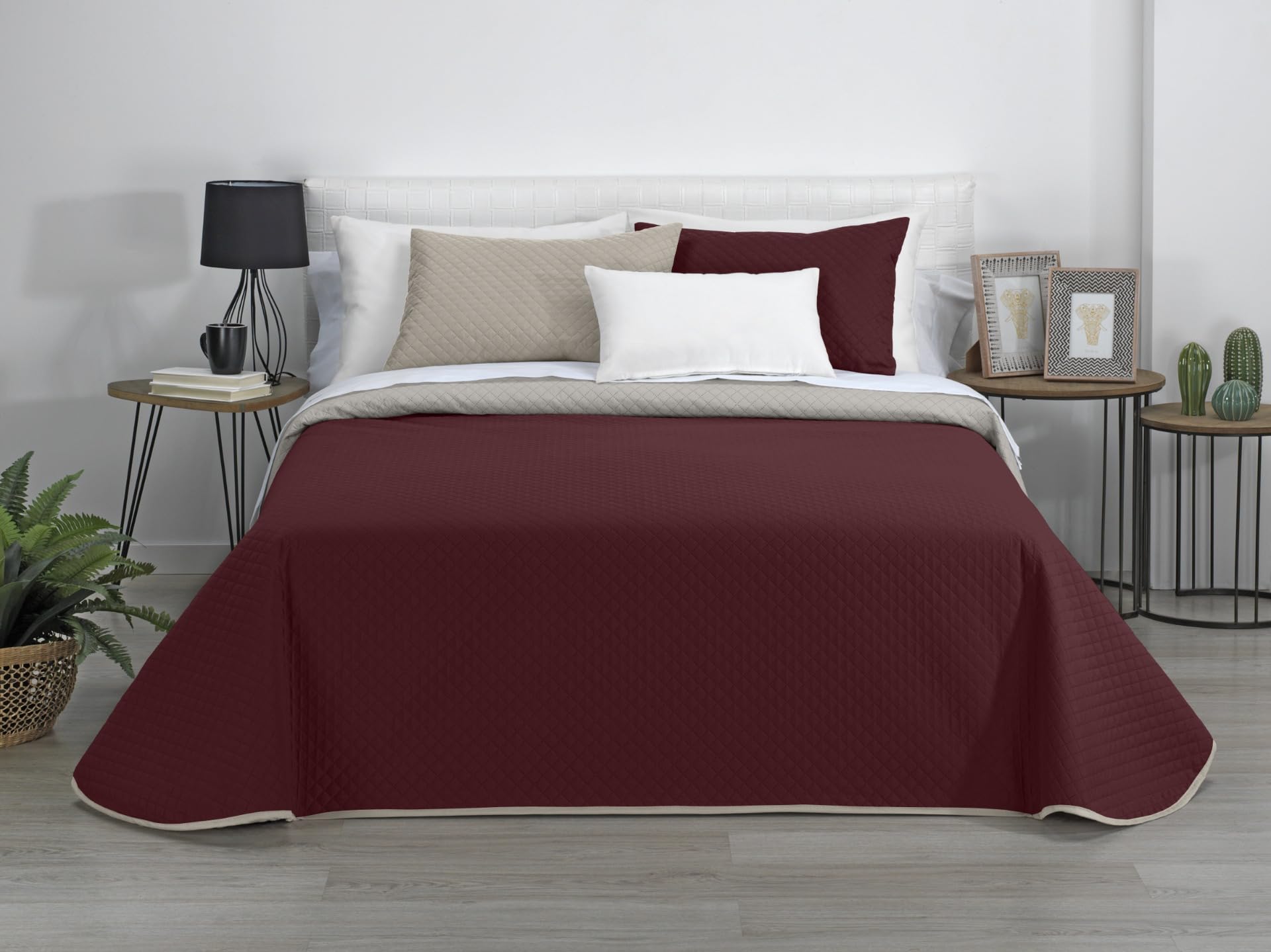 Couvre lit matelassé doux et léger Estoralis AVA bicolore pour lit 180 cm