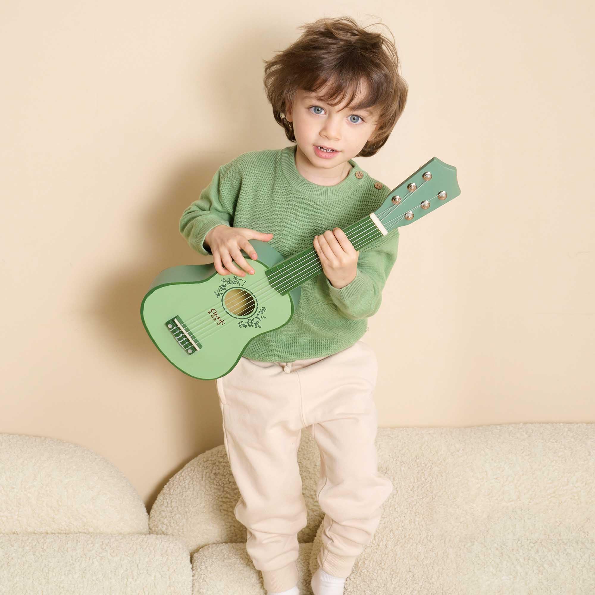Classic World Chitarra vintage - Giocattolo educativo per bambini e regalo musicale educativo per bambini dai 3 anni in su, leggera 17,3 x 6 x 53,2 cm, mini chitarra per principianti per bambini