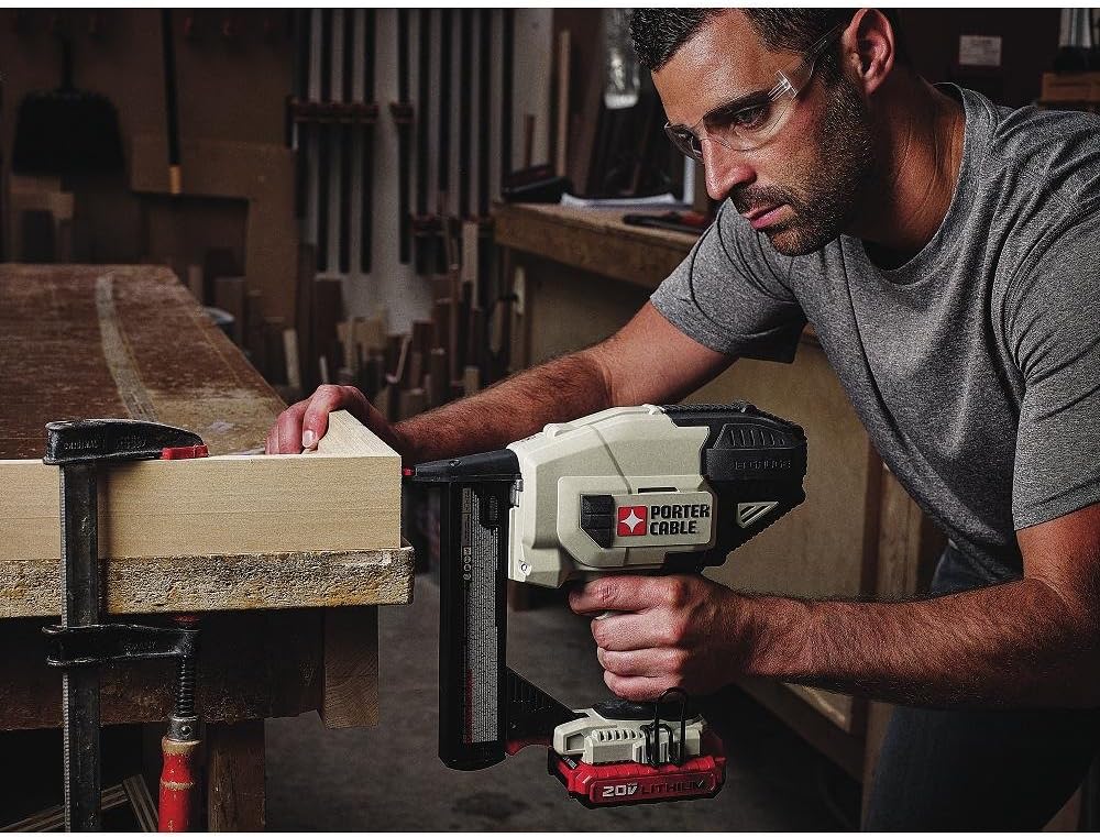 PORTER-CABLE 20V MAX Crown Stapler Kit, Narrow, 18GA (PCC791LA)