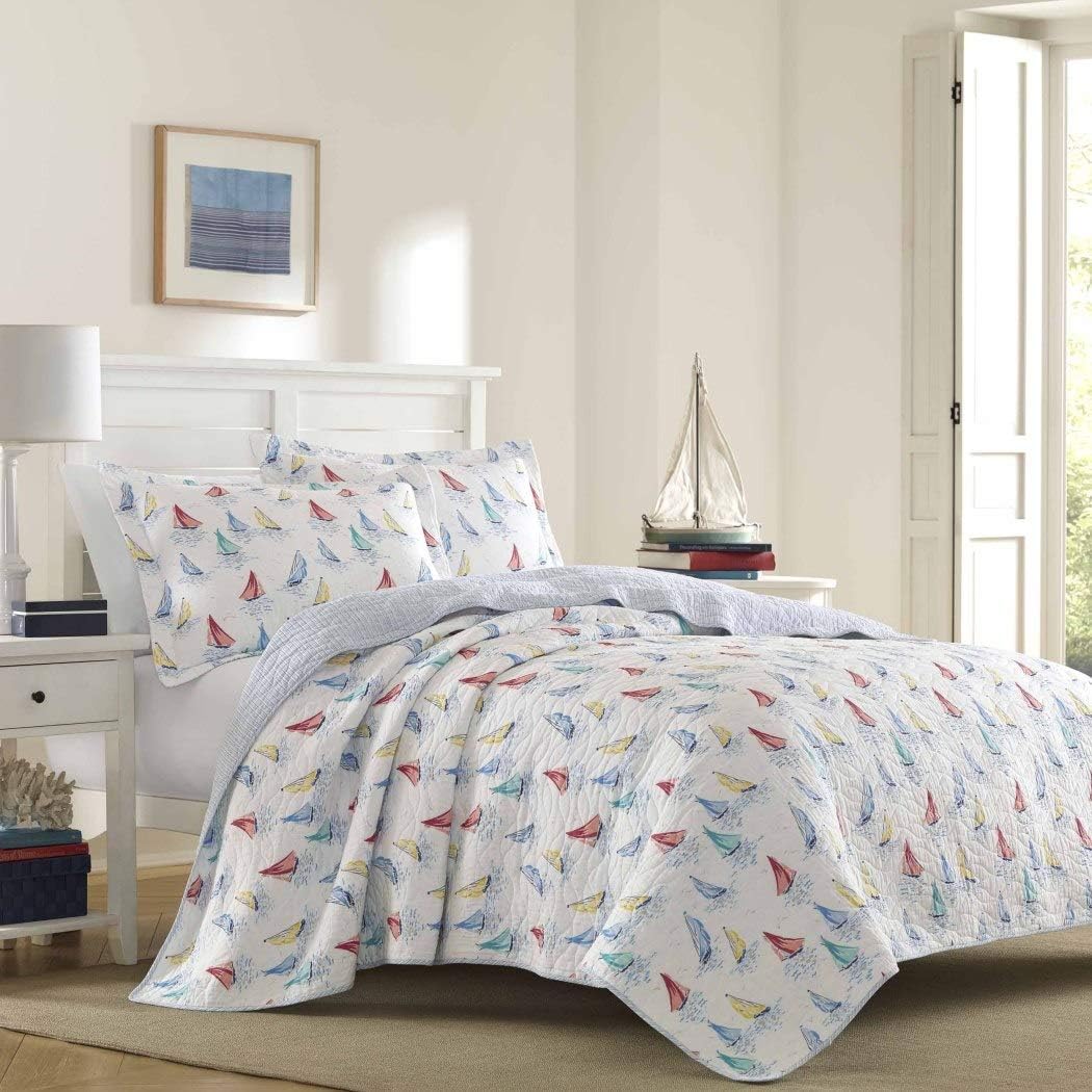 UKN 3 Piece Nautical Blue White Red Yellow King Quilt Set, Sailboat Vintage Themed Reversible Bedding Classic Beach Colorful Cottage Cabin Seaside Shabby Chic Retro Coastal Motif Antique, Cotton