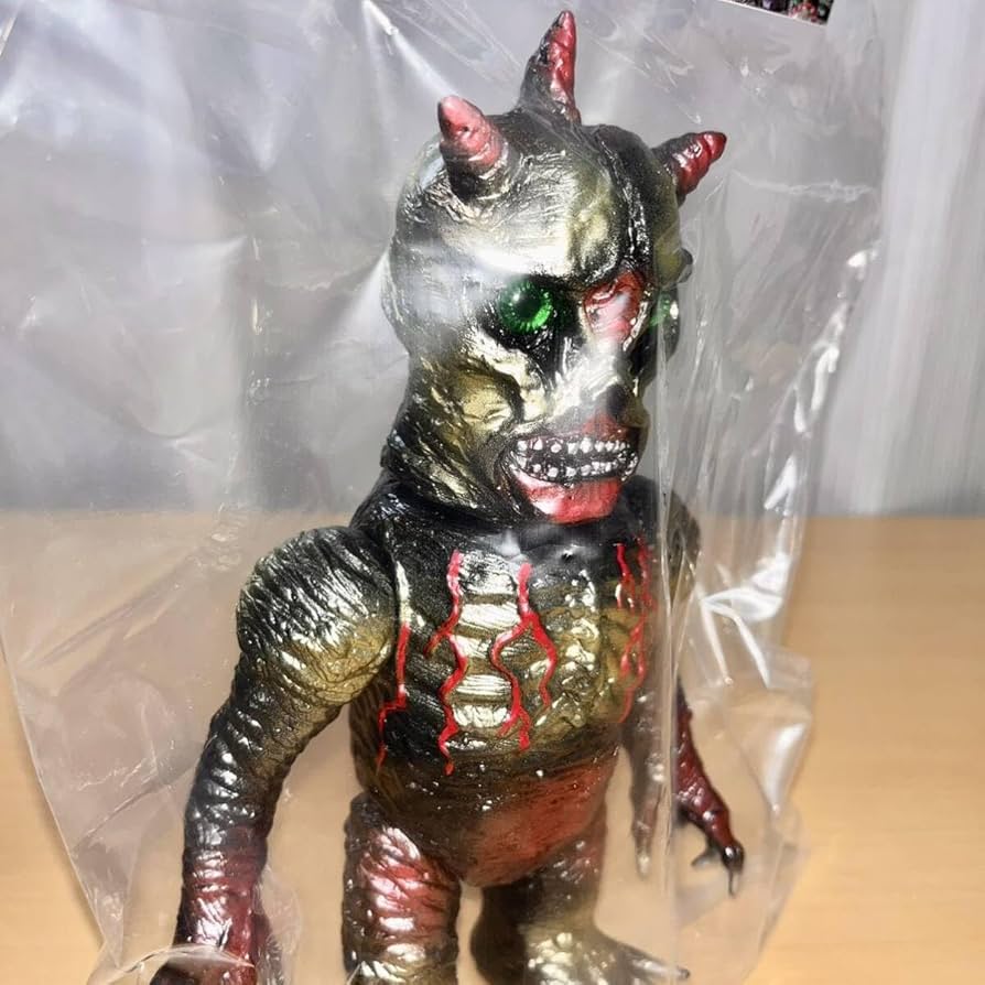 マーミット　スカルヘッドバット　skullheadbutt ソフビ　marmit Amazon.co.jp: イグタント 2号 マーミット スカルヘッドバット Marmit