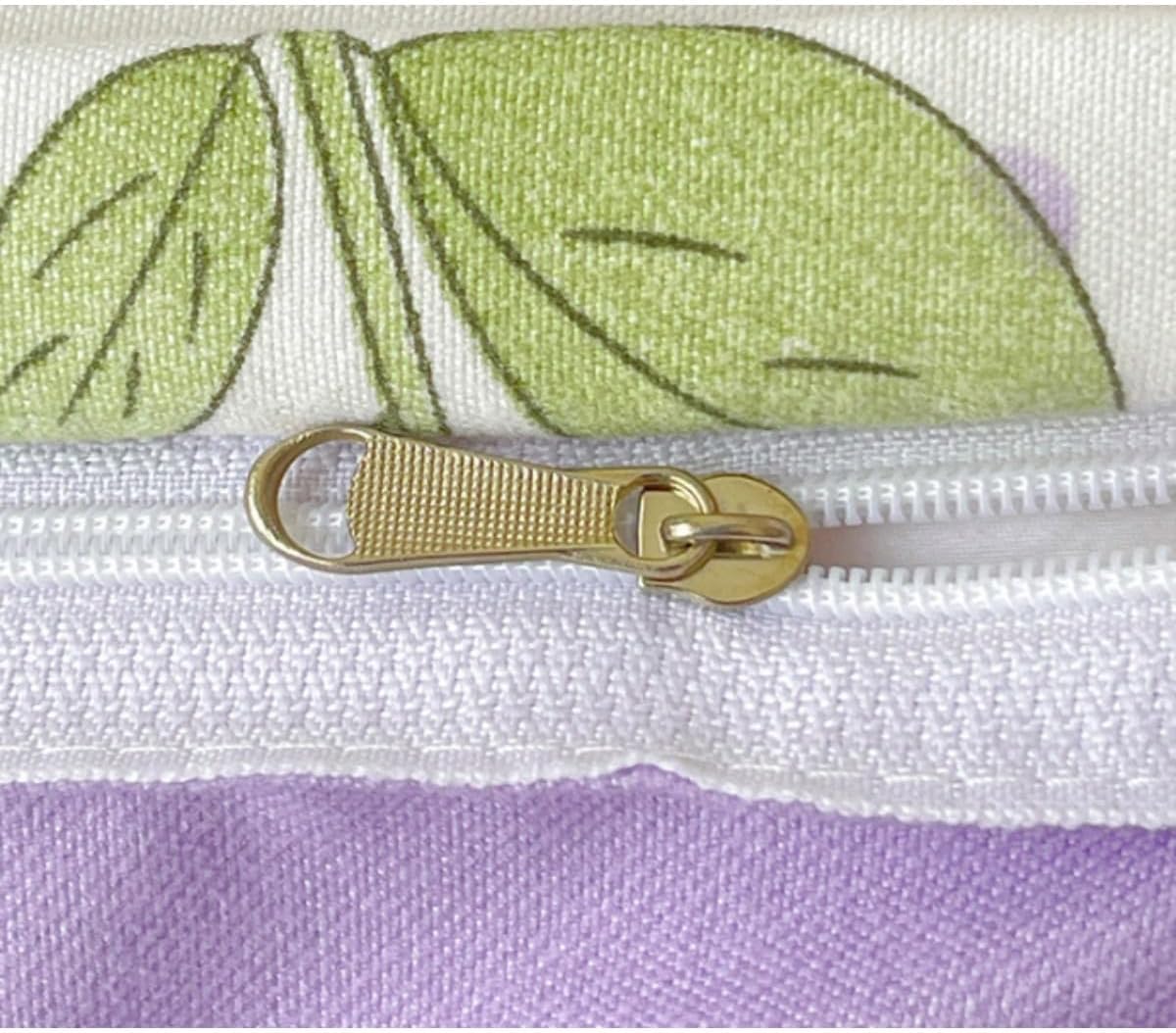 MsiDtsoyの4点シーツセットは、洋式ベッドにも和式ベッドにもお使いいただけます。肌に優しく、抗菌・防臭加工が施され、洗えるので