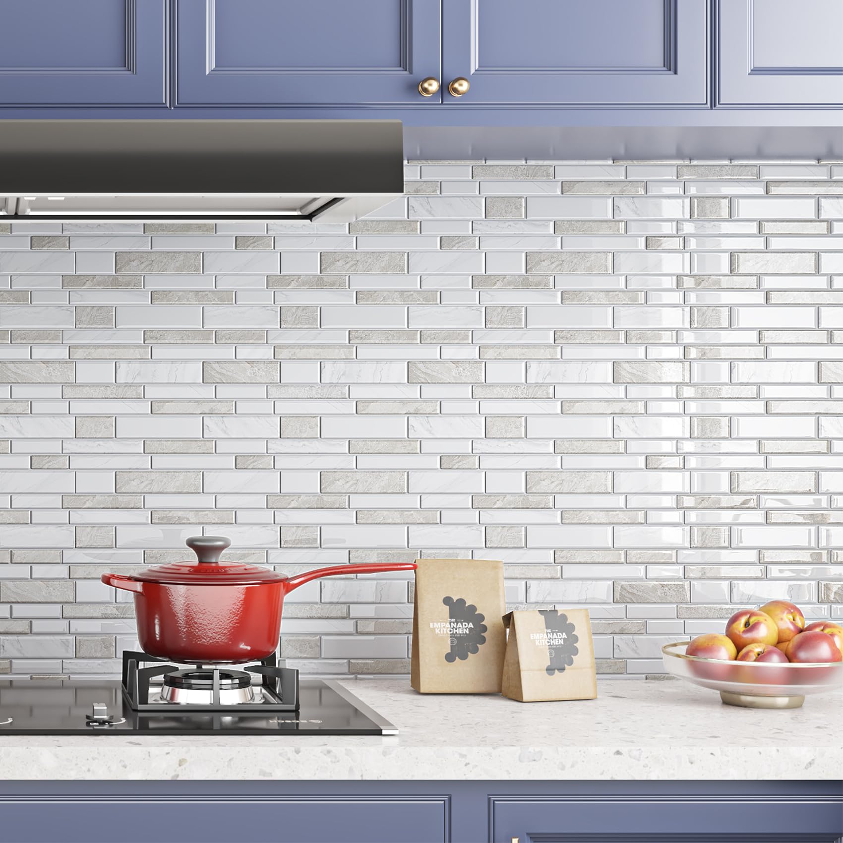 Livelynine Piastrelle Adesive Bagno Marmo Beige Paraschizzi Cucina Adesivo 3D Lavabile Mattonelle Adesive Cucina 3D Effetto Pietra Marrone Chiaro 30x30CM 32 Pezzi Adesivi Piastrelle Bagno Camino