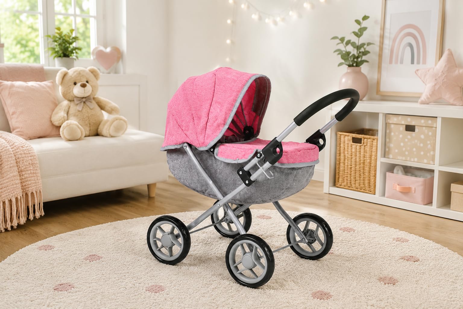 Bayer Chic 2000 Poussette Poupon Lilli | Landau Classique & Ergonomique | Un landau pour poupon classique haut de gamme, sain et parfaitement adapté pour accompagner votre enfant en toute sécurité.