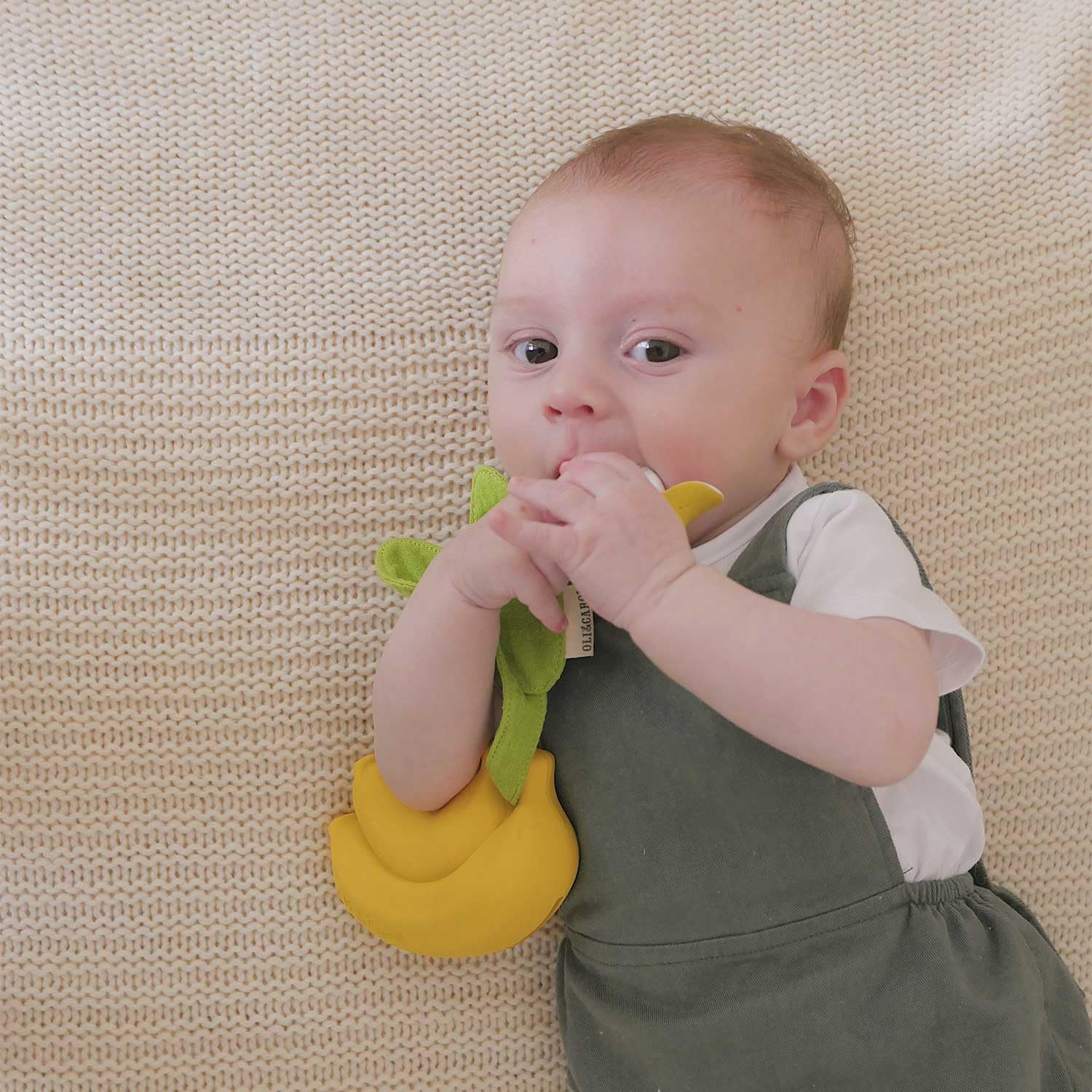 Oli & Carol - Boîte à Sucette en caoutchouc naturel - Cadeau pour parents et bébés - Ana Banana