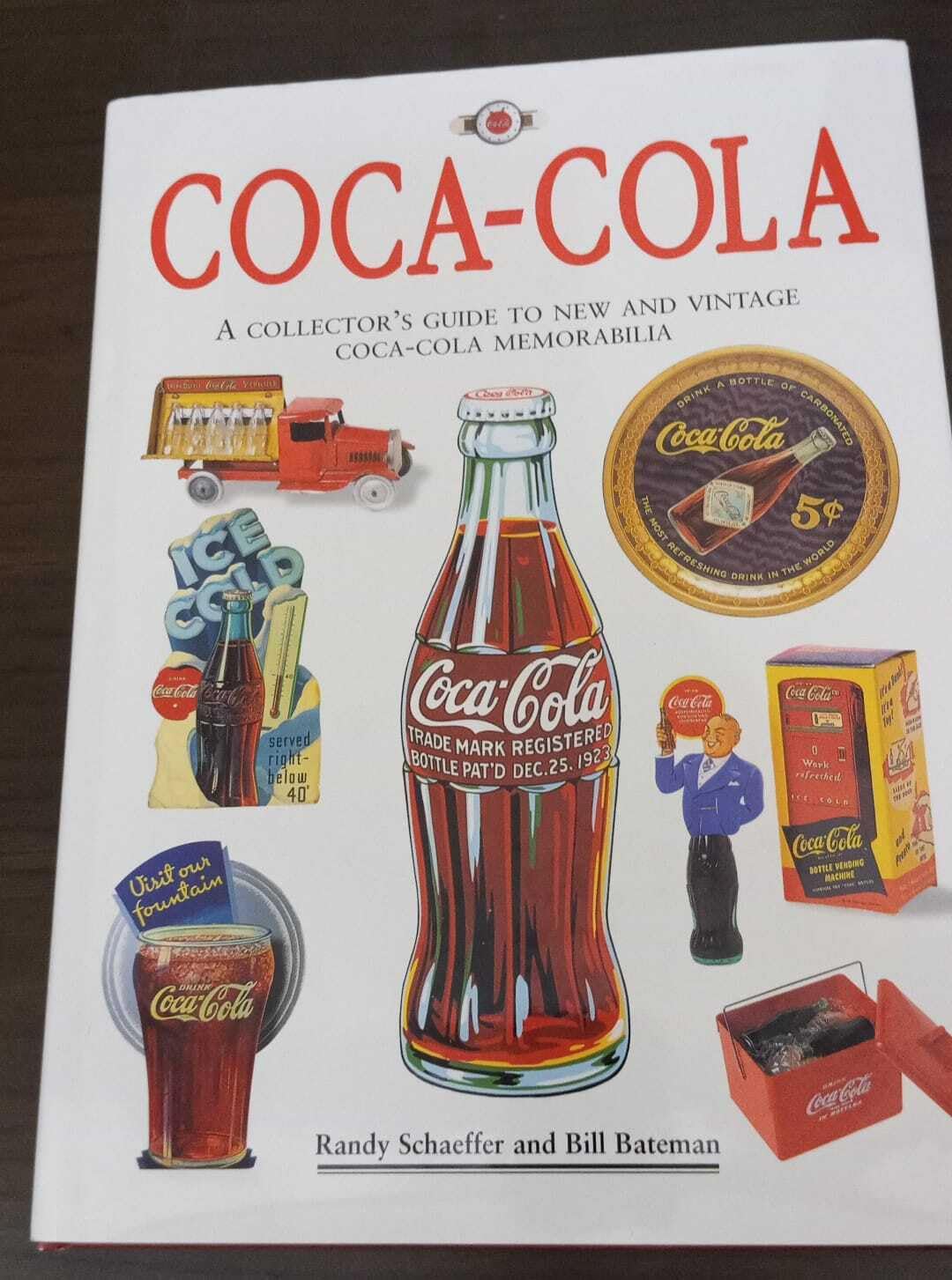 Amazon CocaCola The Collector's Guide to New and Vintage CocaCola
