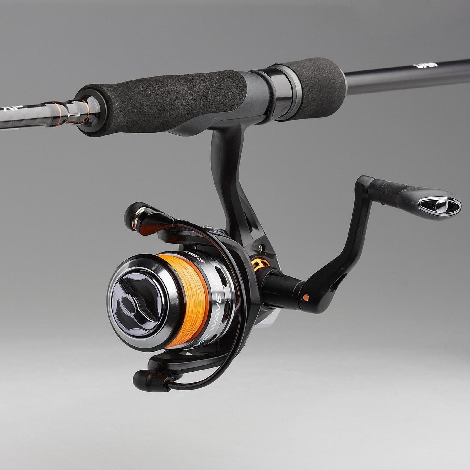 DAM Fire Wave XP Spinning Combo, Süßwasserangler Angelrute Rolle Hecht Barsch Zander mehr, Starkes Leichtgewicht Vielseitig, Schwarz, 2.13m schnelle Rute, 2500er Rolle