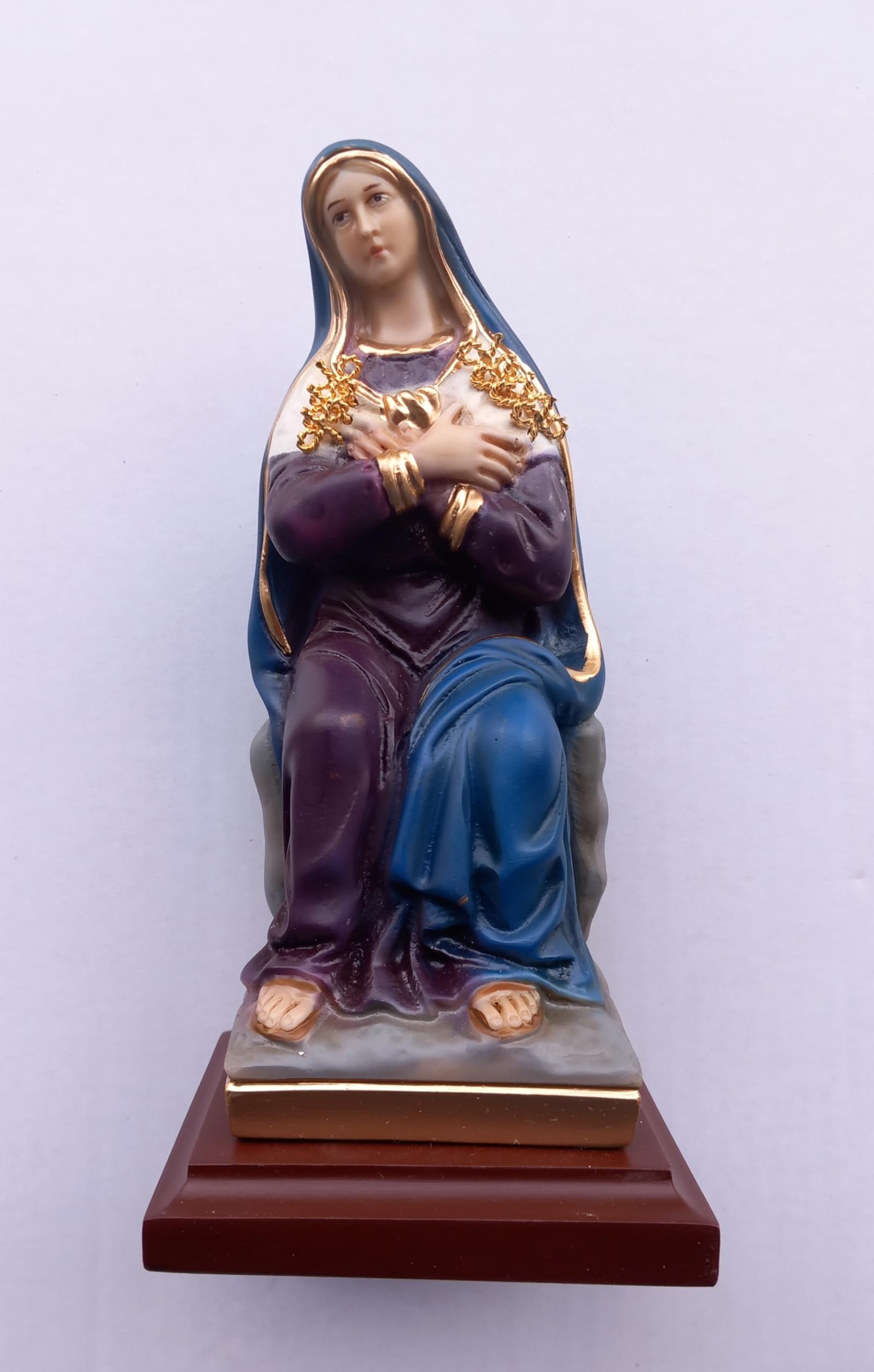 Generico Arte Sacra Caravaggio Statua della Madonna Addolorata, cm 22 x 10 realizzata in marmo resina piena, decorata a mano, di produzione artigianale