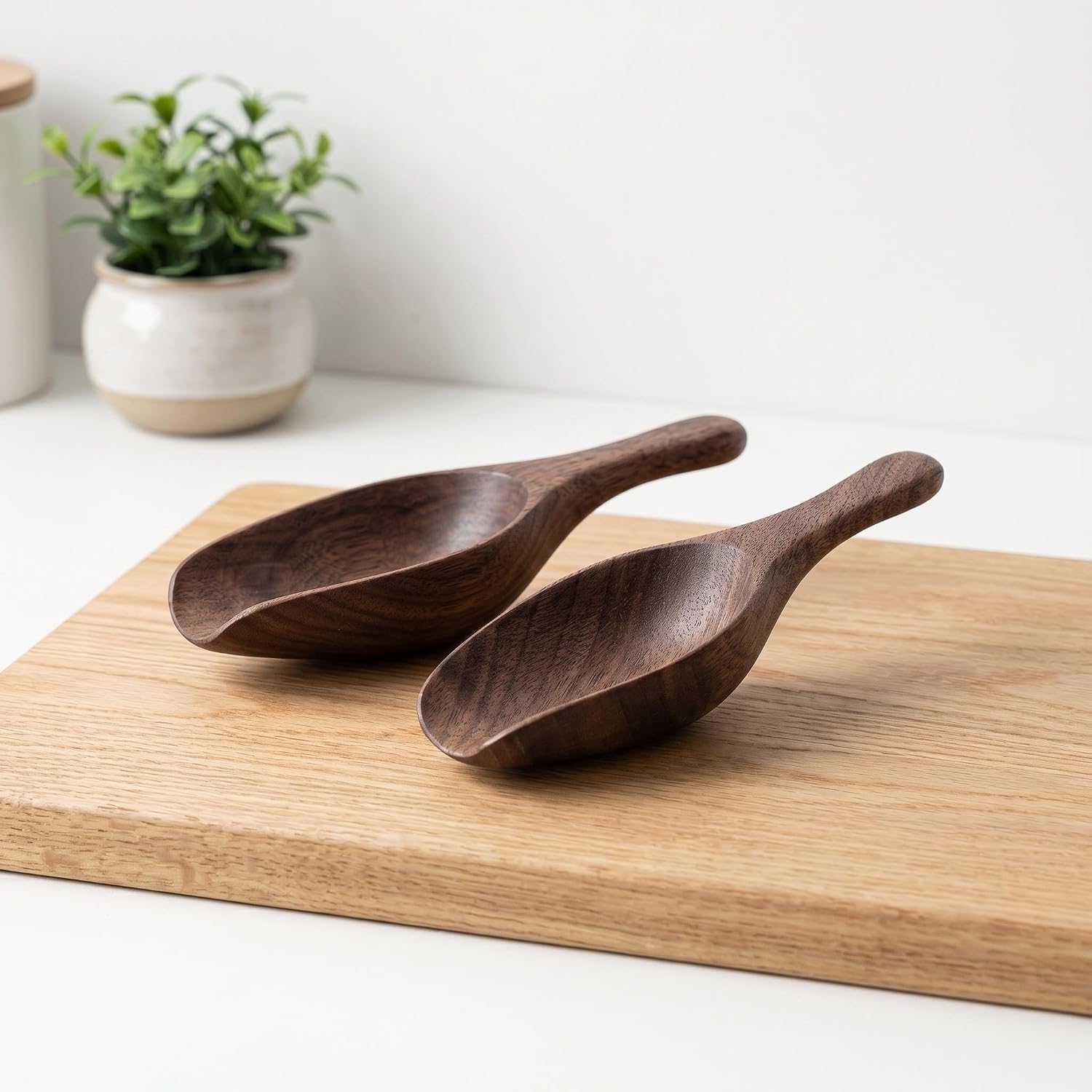 UKCOCO 2pcs Wooden Coffee Spoon | Walnut Measuring Scoop for Whole Beans,Tea,Sugar & Powder | 15ml/0.5oz Capacity | Rustic Kitchen Gift for Coffee Lovers