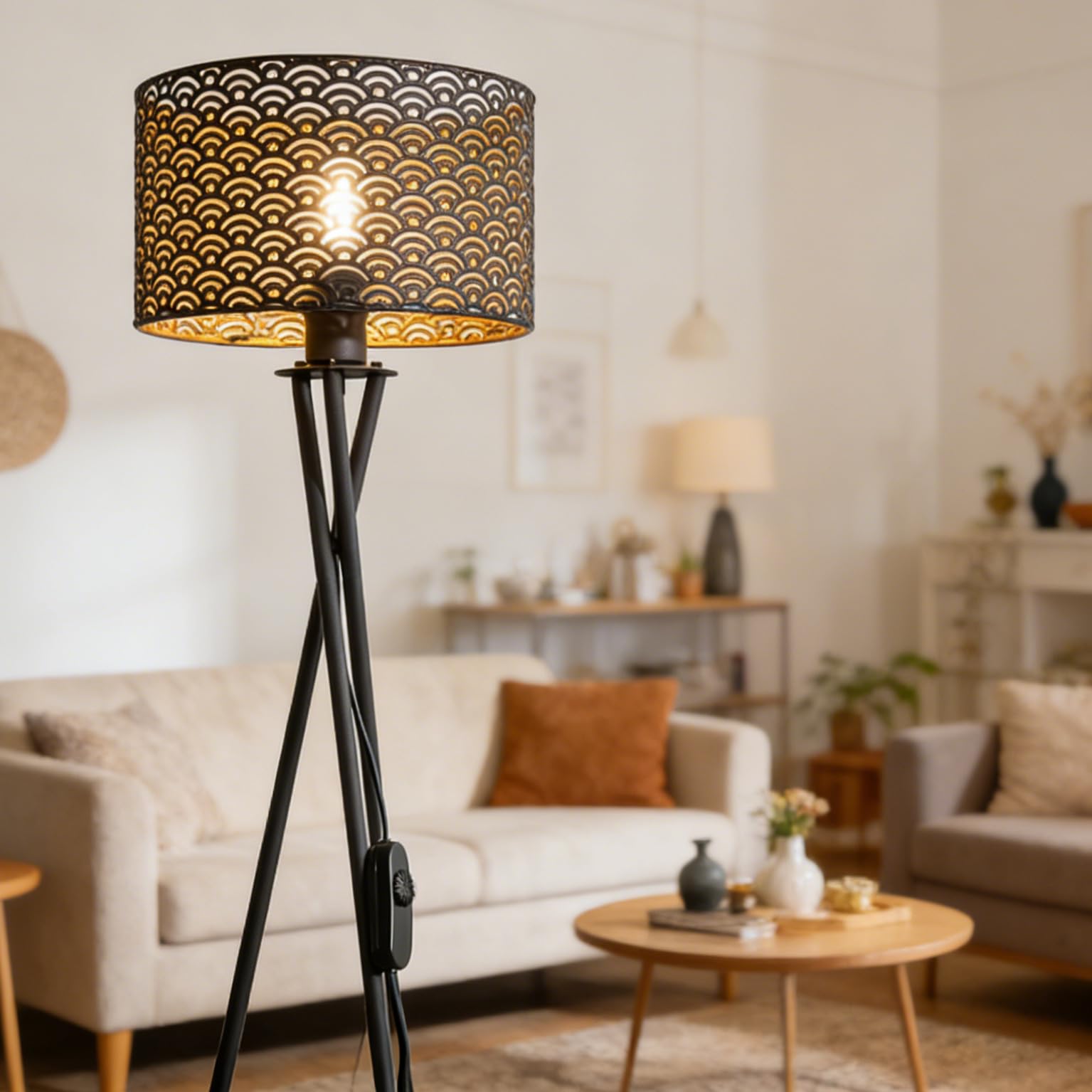 LED Stehlampe Vintage, Dreibein Stehleuchte mit Dimmbarem Schalter, Retro Standlampe mit E27 Lampenfassung Metall-Rautenmuster Schirm