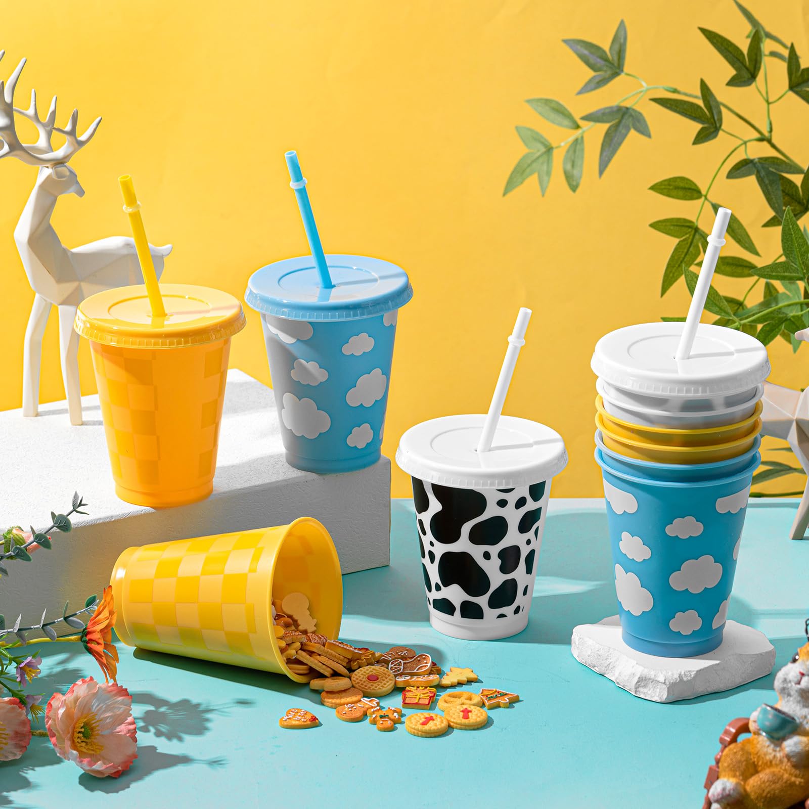 Tioncy 12 vasos de plástico reutilizables de 473 ml con tapa y popote, diseño de dibujos animados, para fiestas de carnaval