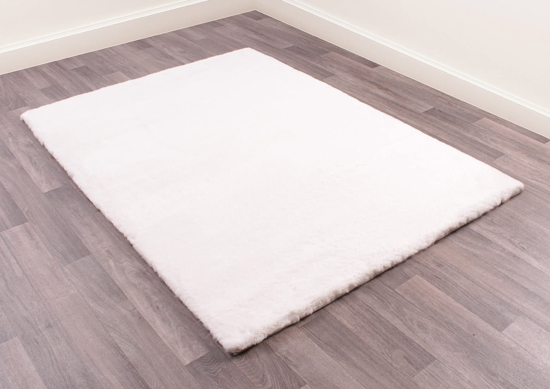 Luxe - Alfombra de piel sintética súper suave y esponjosa en color plateado, rosa rubor, marfil, carbón, beige, rojo y natural (120 x 170 cm)