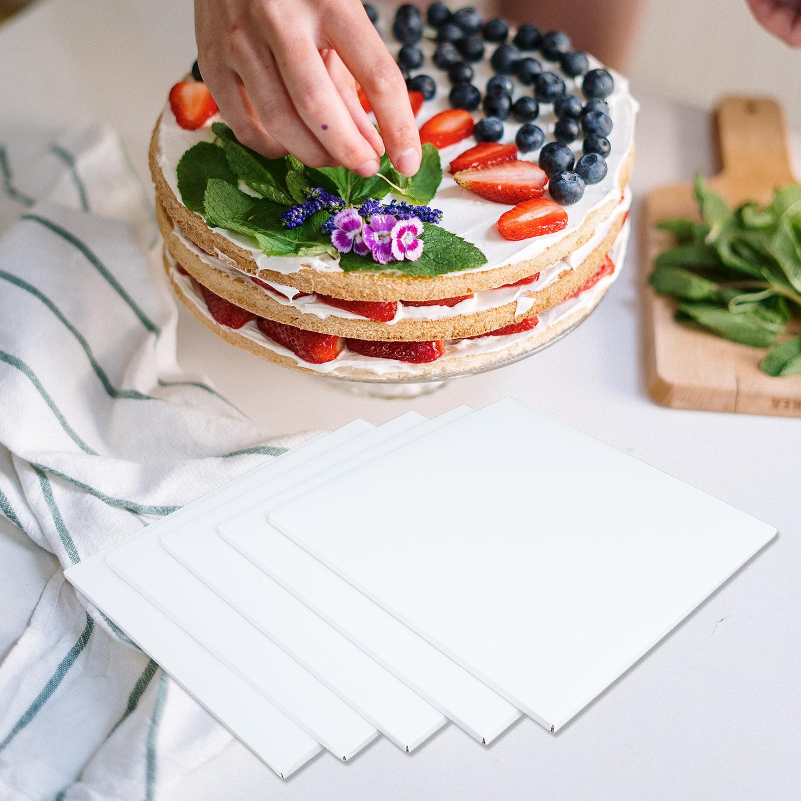 Base per Mousse e Dolci in Carta Bianca Spessa 10 Pezzi, Supporto Stabile e Sicuro per Torte Quadrata per Presentazione e Preparazione