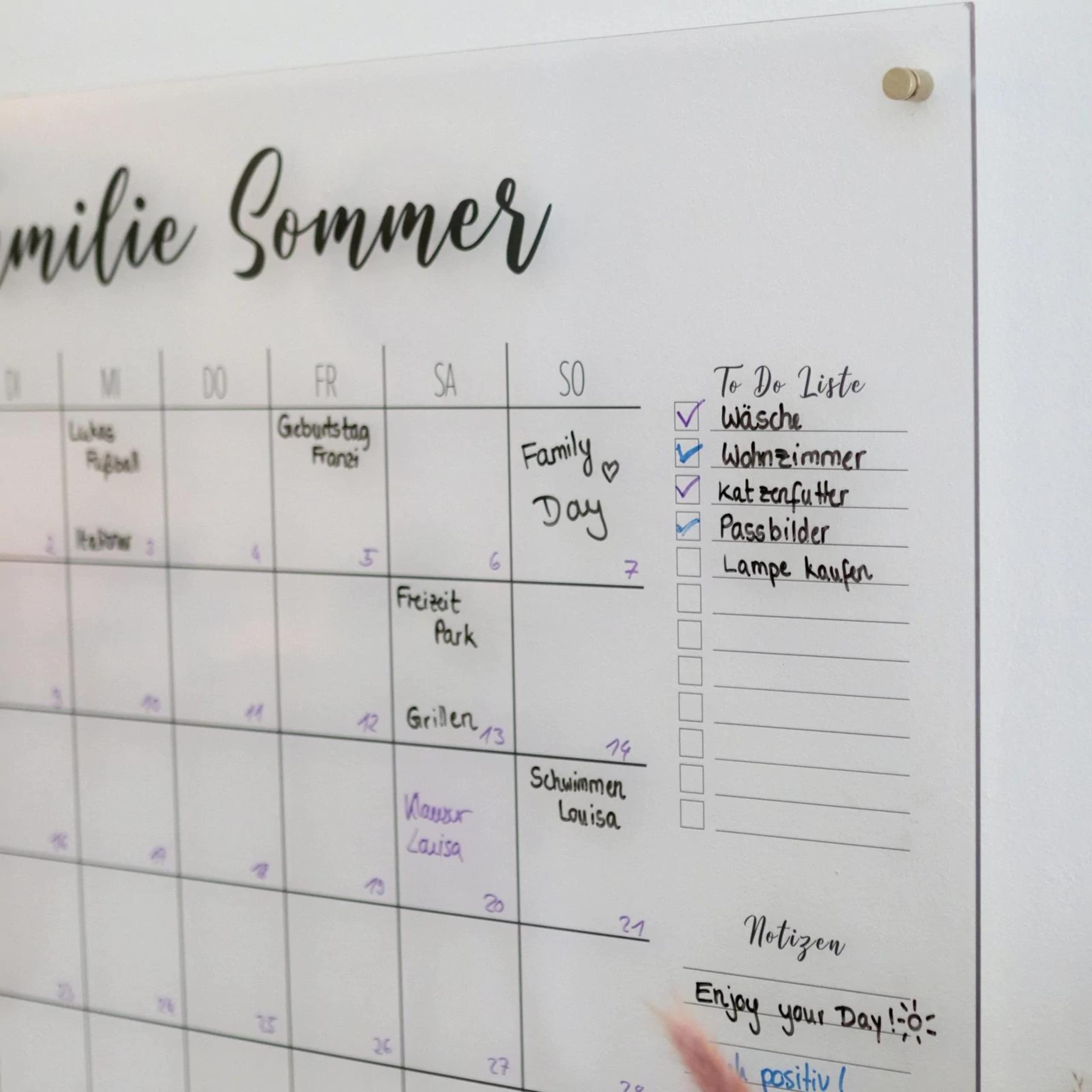 personalisierter Wandkalender - wählbar 3 bis 5 Namen - wiederverwendbarer Kalender aus Acrylglas - Familienplaner abwischbar - Hingucker für jeden Raum