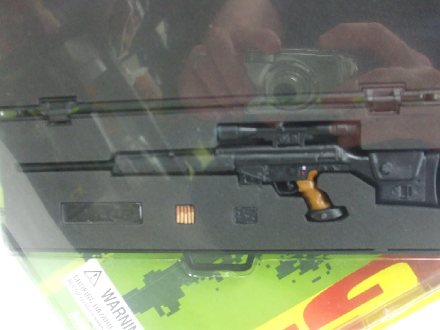 In Toyz Armed Forces - PSG-1 Sniper Rifle with Case - For use with 12" / 1/6 Scale Figures