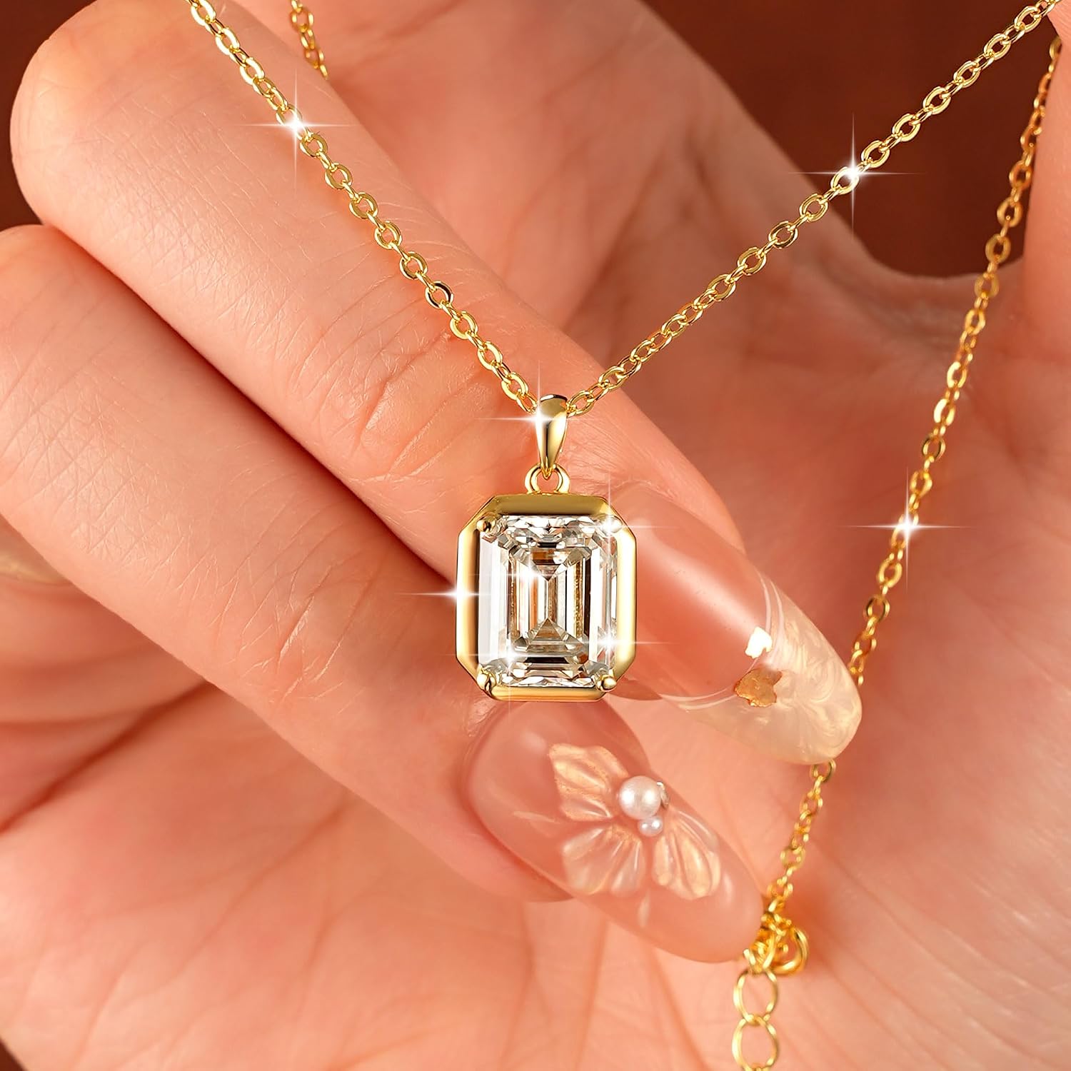 4CT Emerald Moissanite Pendant Necklace for Women