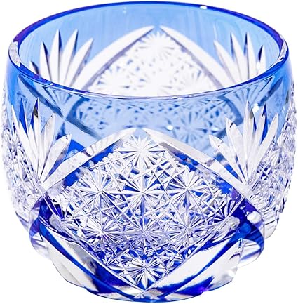Amazon Co Jp 江戸切子 菊繋ぎ紋 ぐい呑 ルリ Tb501b 木箱入り 太武朗工房直販 日本製 ホーム キッチン