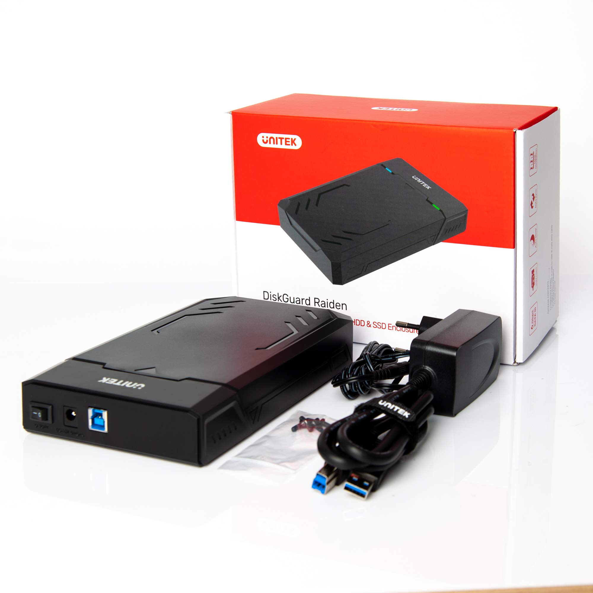 UNITEK Boîtier pour Disque Dur 2,5" et 3,5" HDD/SSD SATA I/II/III Protection Externe avec câble 3.0 intégré Montage sans Outil Noir