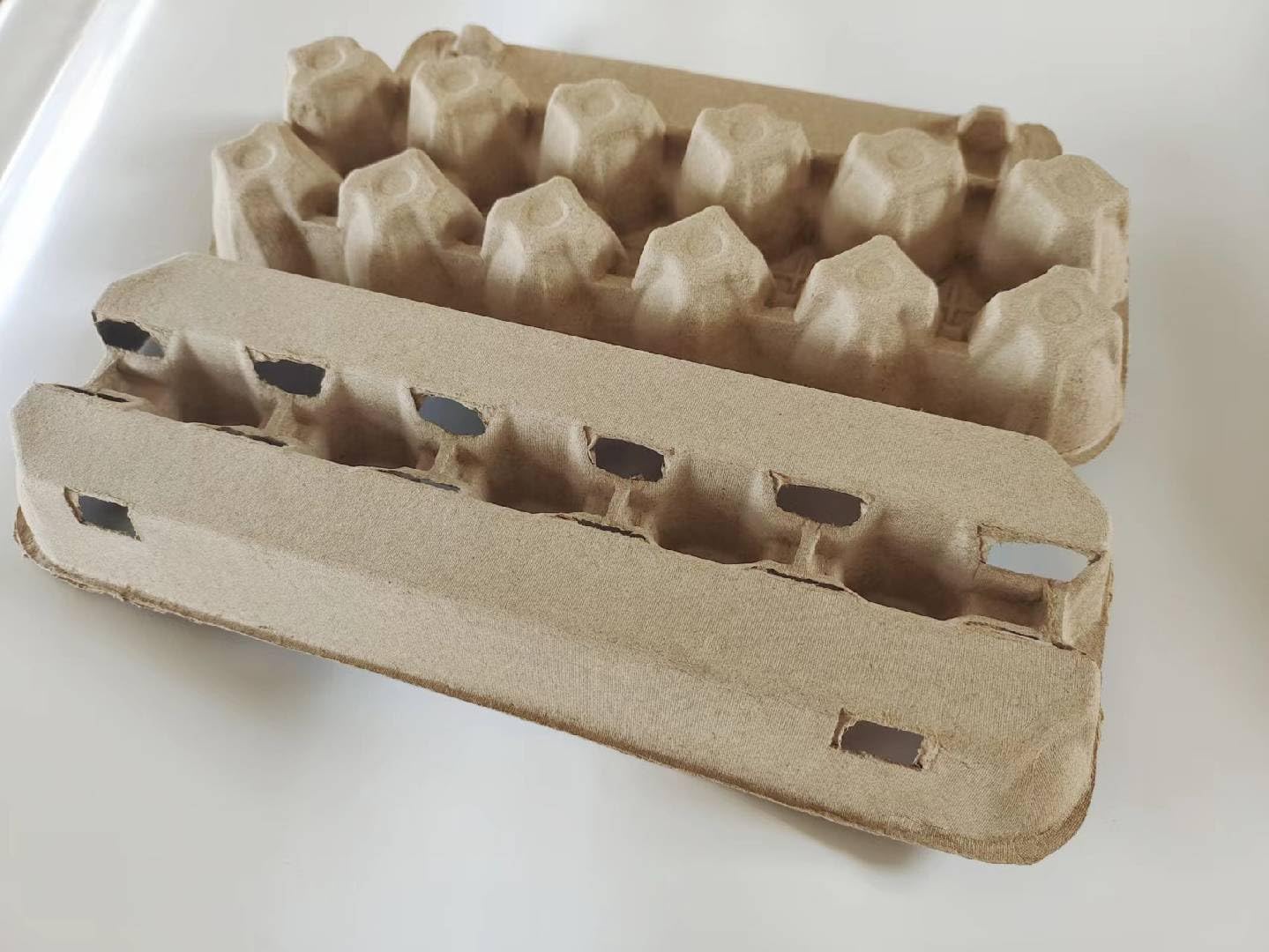 50pcs Pulp Egg Holder，Cardboard Egg Cartons Bulk ，Blank Natural Paper Egg Cartons Eggs 12 Count Family Farm Market，Reusable Egg Collecting Basket for Chicken Eggs