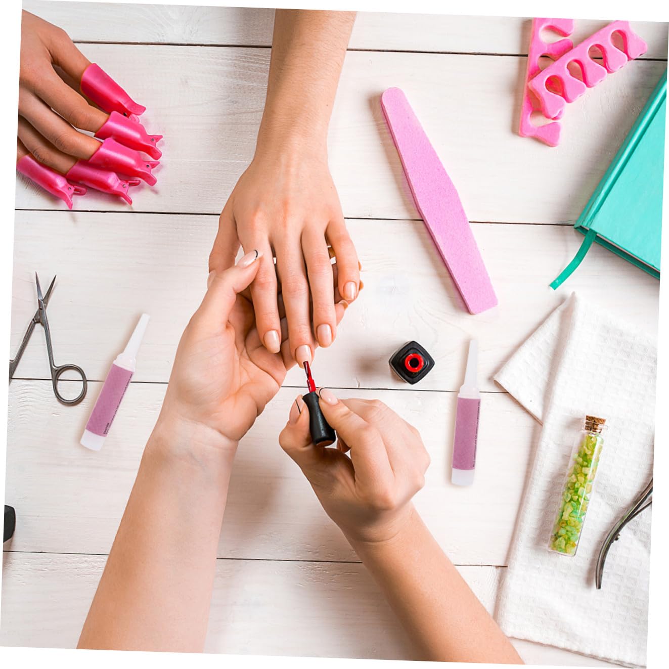 Artificial Nail Glue Manicure Glue 20Pcs 2G Super Strong Adhesive for False Nails Professional Manicure Use