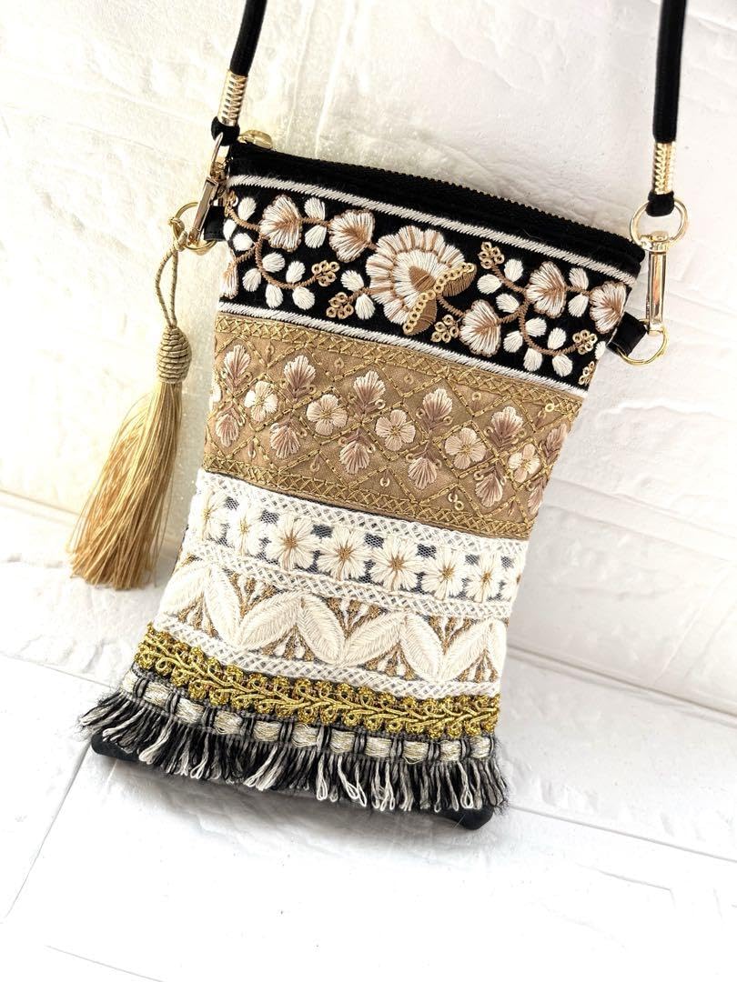 インド刺繍リボン テトラポーチ 【インド刺繍リボン】テトラ三角ポーチ