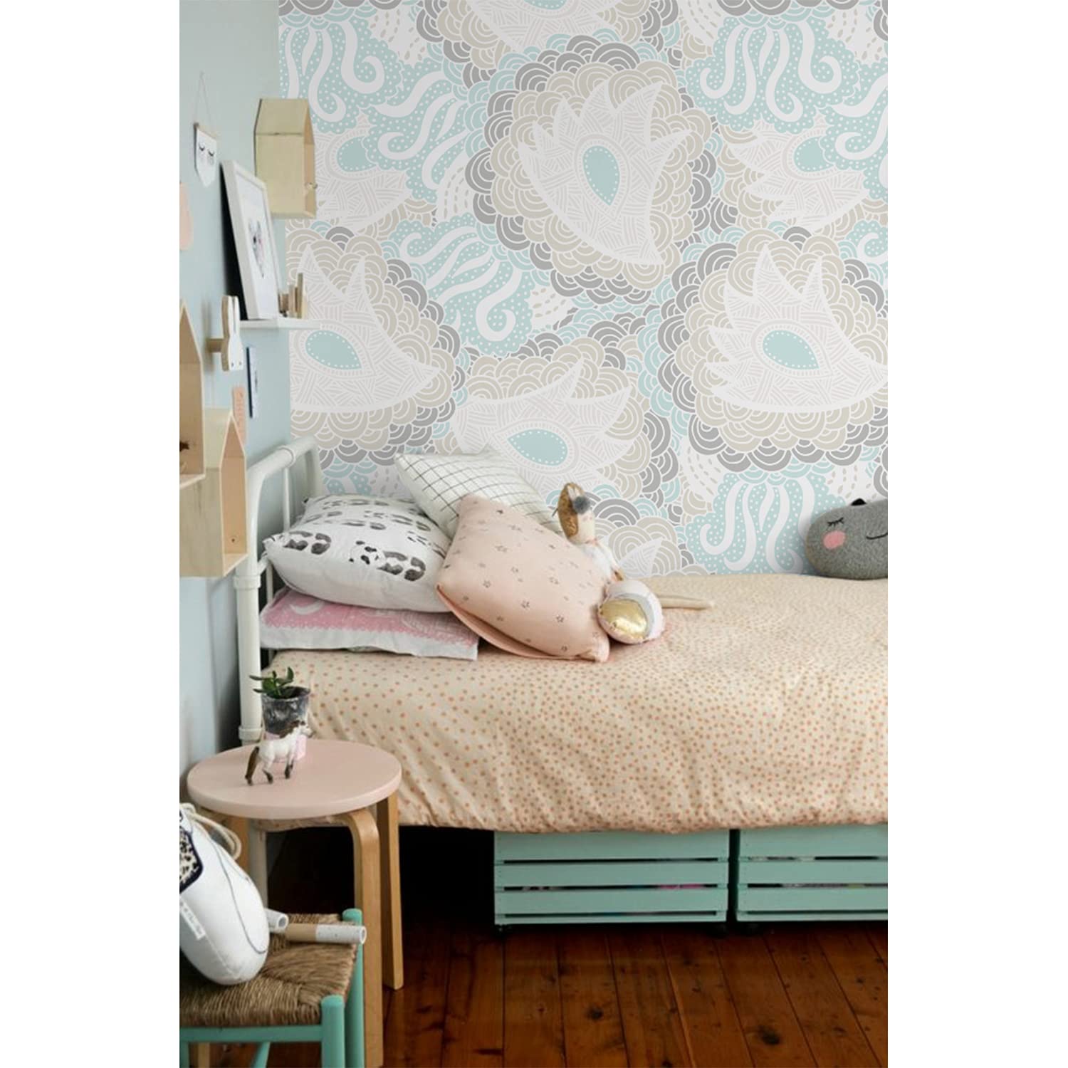 Papier peint panoramique fleuri pour créer une ambiance douce dans la chambre