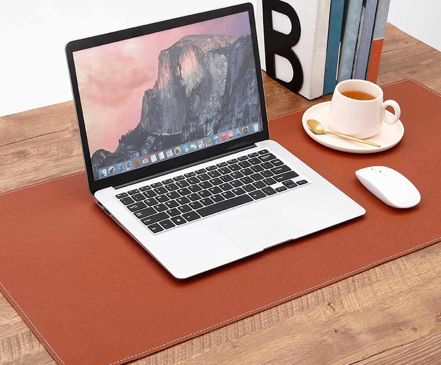 Tappetino da scrivania in vera pelle per ufficio, Ampio tappetino per mouse, Protezione per l'organizzazione e accessori da scrivania(Brown,60x30cm)