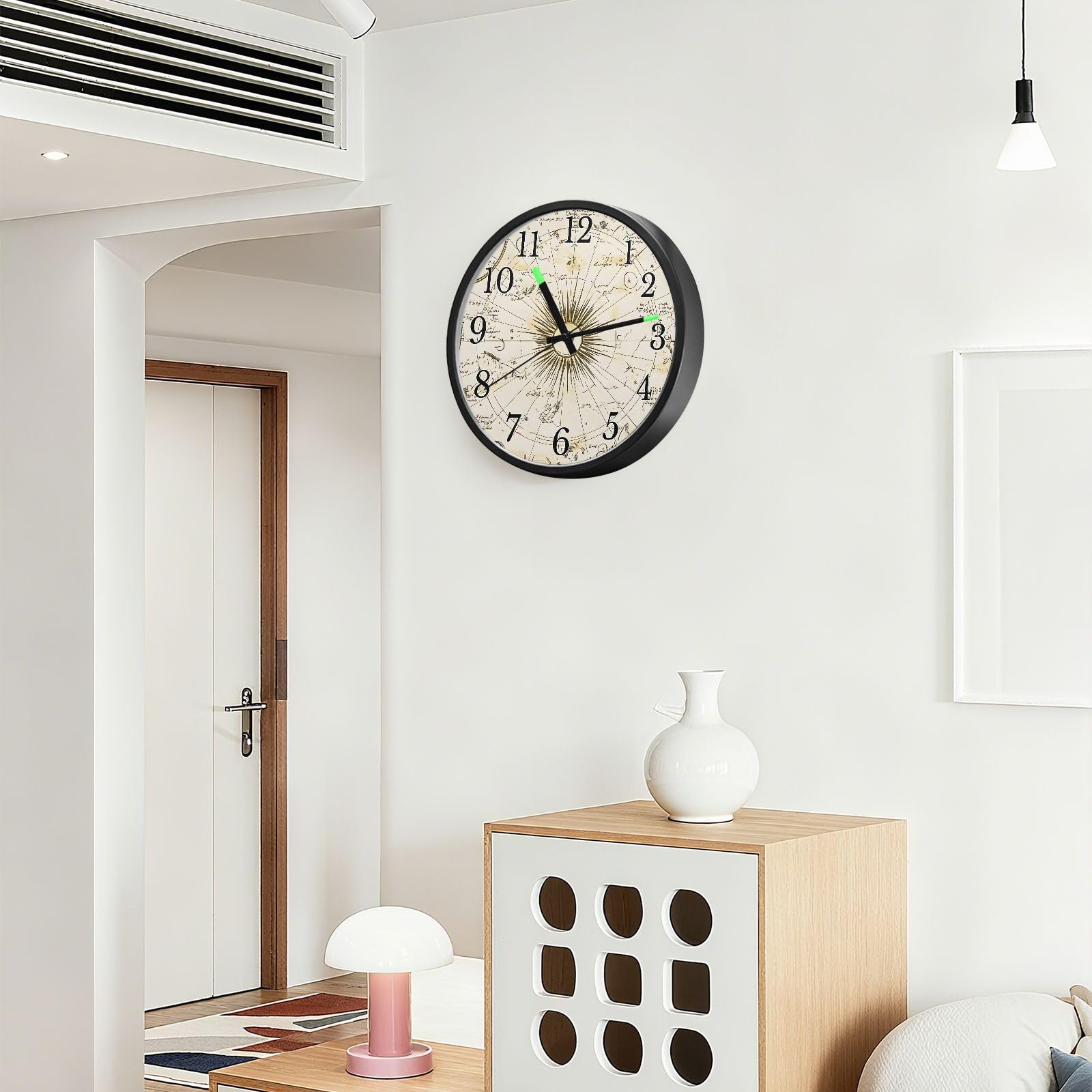 Mnsruu Reloj de pared con diagrama de galaxia solar, reloj luminoso para dormitorio, funciona con pilas, reloj silencioso que brilla en la oscuridad, para sala de estar, cocina, 12 pulgadas