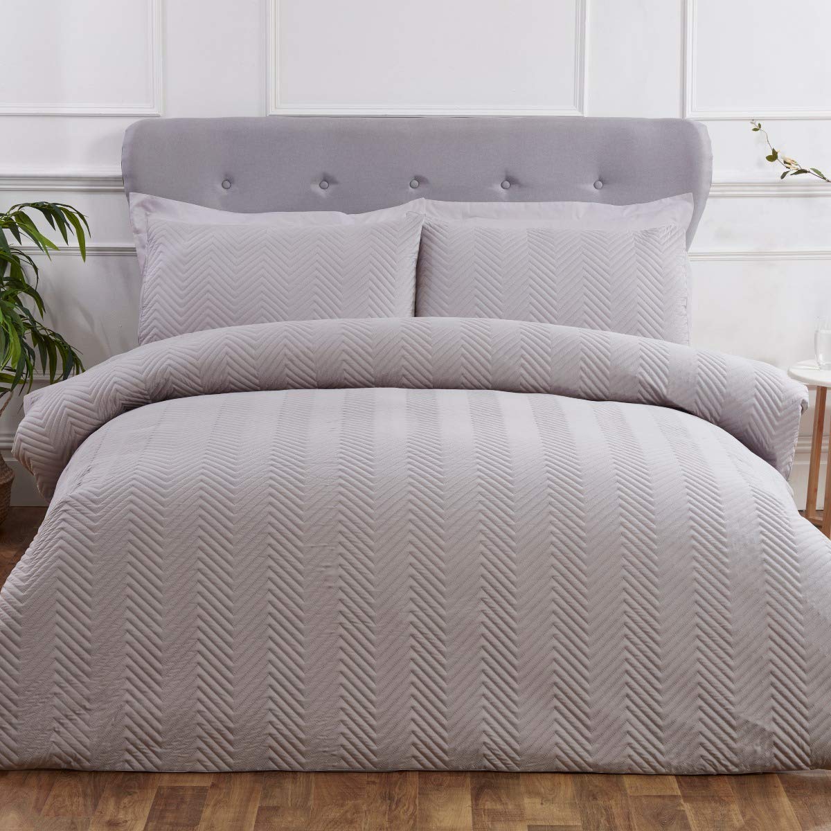 Sleepdown Silver Chevron Stripes Pinsonic Luxury Soft Cosy Duvet Cover Quilt Bedding Set with Pillowcases - King (220cm x 230cm) 5056242800224
