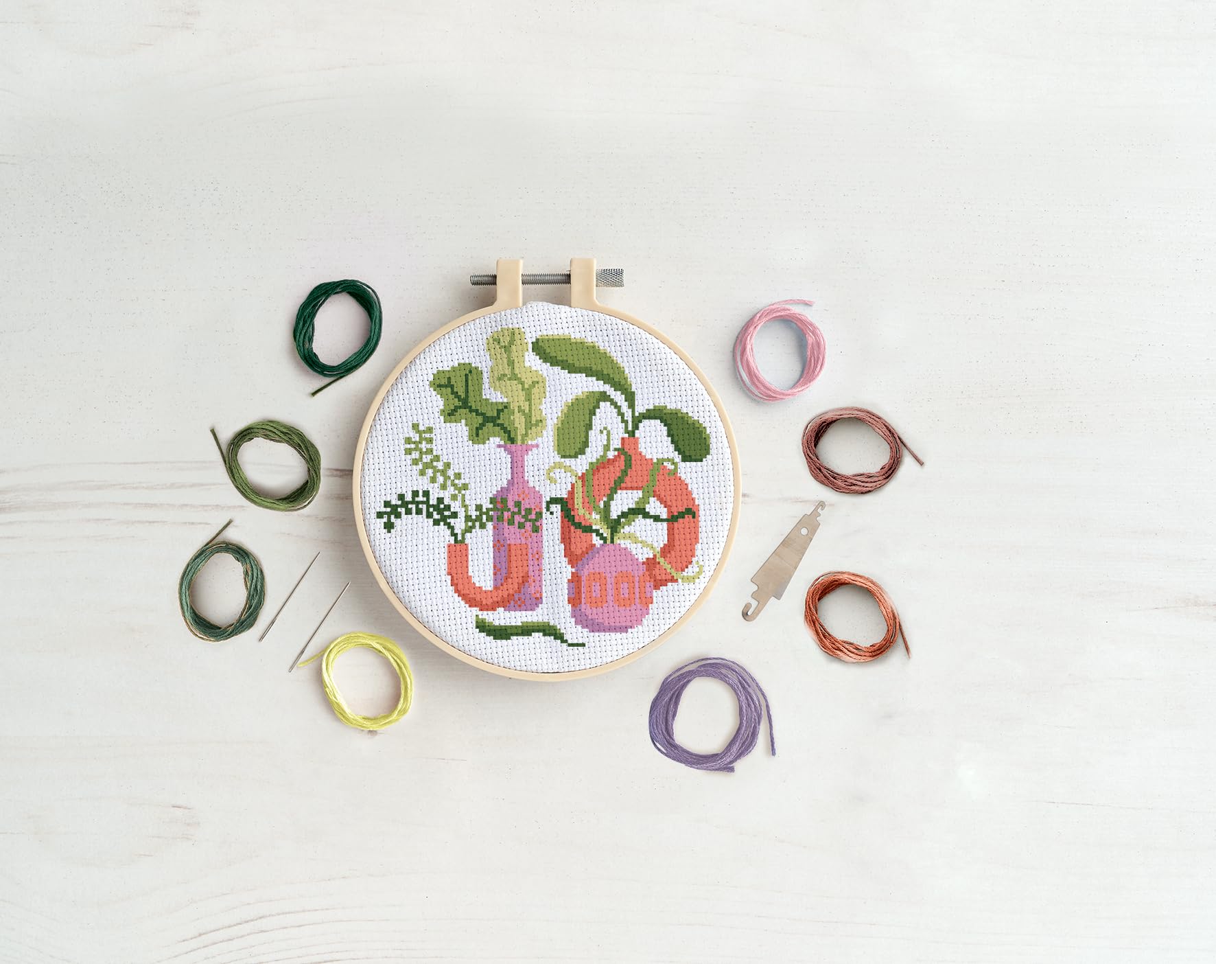 Simply Make Kruissteekkit, Bee Happy, meerkleurig, enkele knutselset, kruissteekkits voor volwassenen, naaiset en borduurset voor thuis knutselen, inclusief borduurgaren