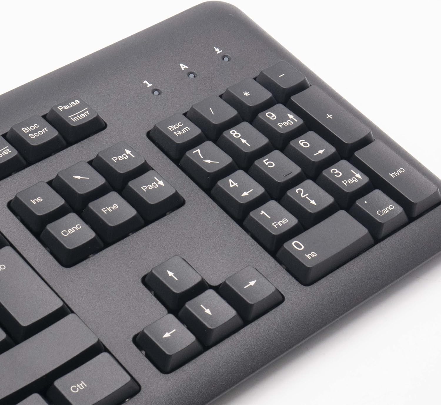 SIMPLETEK - Tastiera USB Cablata | Layout Italiano | Full-Size | Plug and Play |Ideale per Uffici | Durata 20 Milioni di Tasti