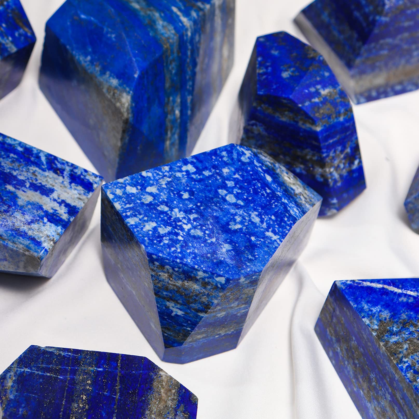 Natürlicher Kristall, rauer, natürlicher Lapislazuli-Edelstein, Kristallstein, unregelmäßiges, polyedrisches, geometrisches Pendel for Heimtextilien, Dekoration, Mikrolandschaft, Bonsai-Handwerk oder