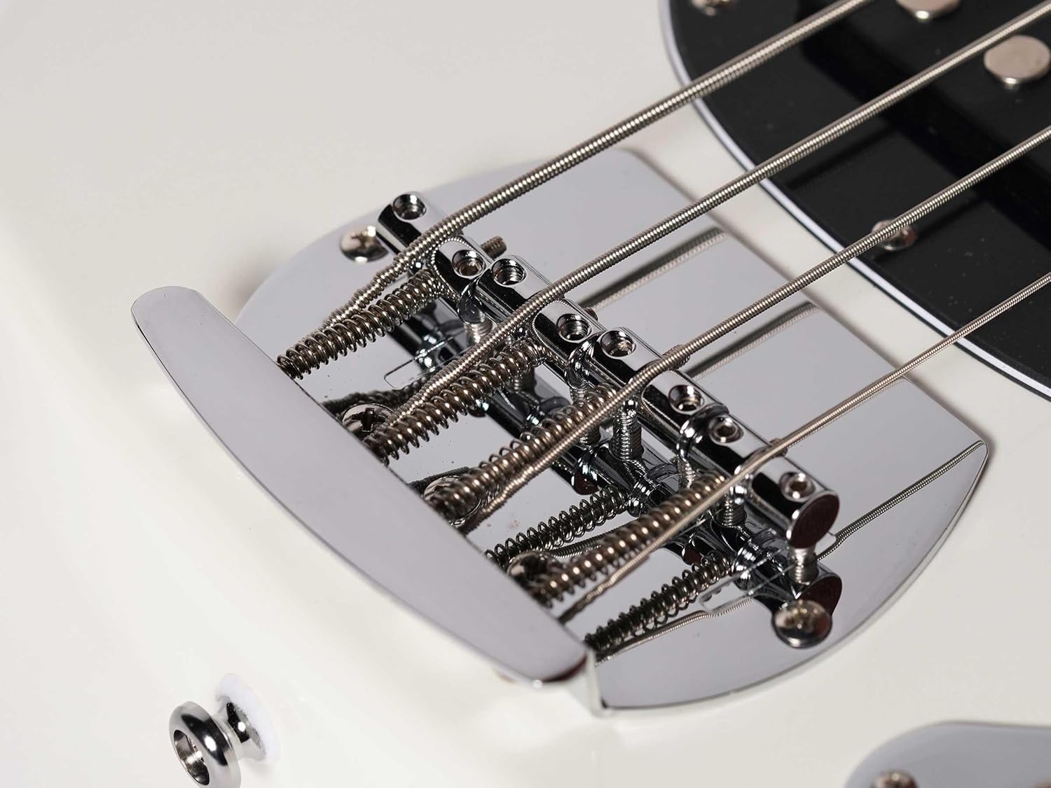 STERLING by Musicman RAY4 Olympic White Gloss ベース 初心者12点セット 【島村楽器で
