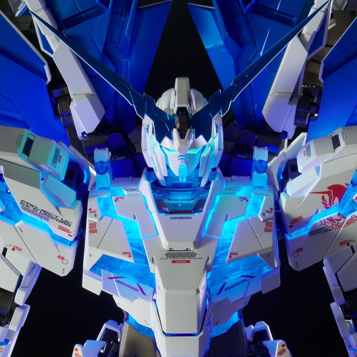 Amazon.co.jp: BANDAI SPIRITS 1/60 PG RX-0 ユニコーンガンダム ペル