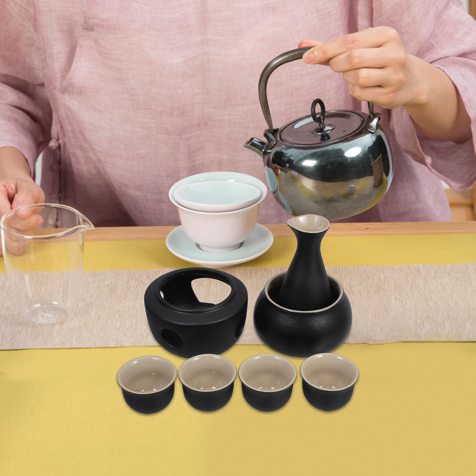 VOSAREA Ensemble de Saké Japonerie Réchauffeur Stable et Facile à Nettoyer en Céramique Noire Tasse 45 ML avec Bouteille Tokkuri 300 ML pour Dégustation Traditionnelle
