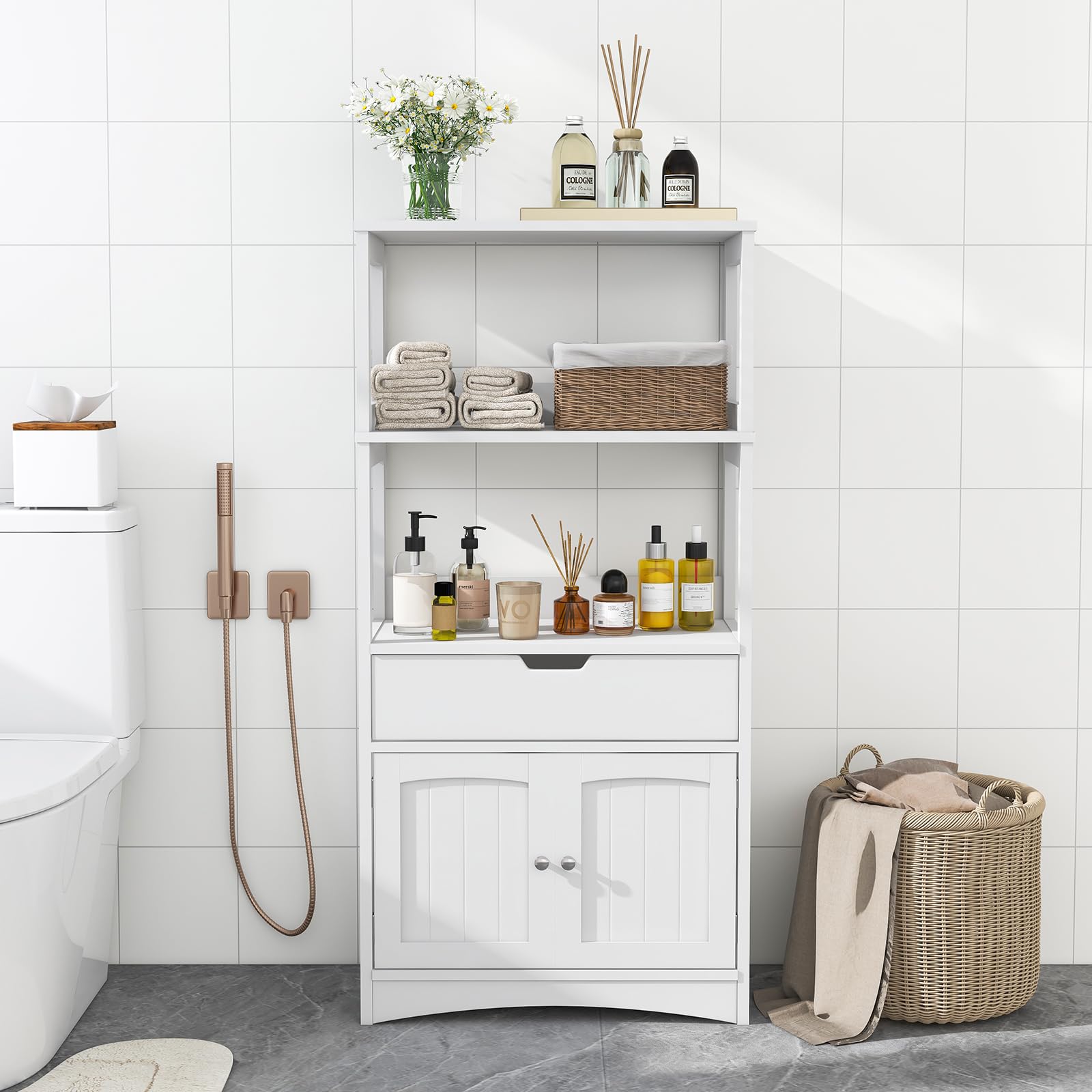 KOMFOTTEU Mobile portaoggetti con ripiano a 3 livelli, armadio alto in legno, dispositivo antiribaltamento, cassetto e armadio a 2 ante, moderno, 60 x 32,5 x 122 cm (bianco)