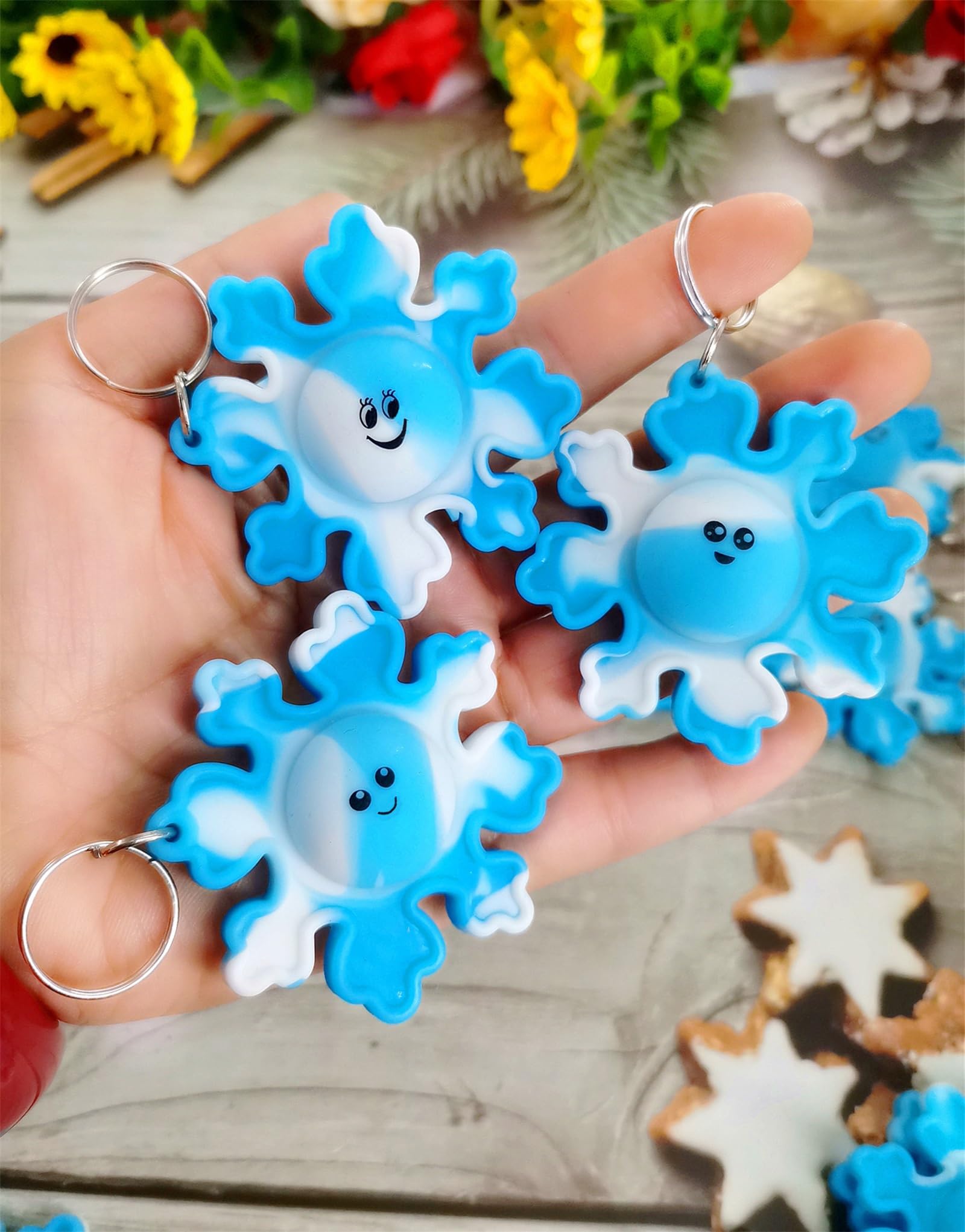 Amazon.com: Roaqua 24 Packs Bulk Winter Snowflake Mini pop Fidget