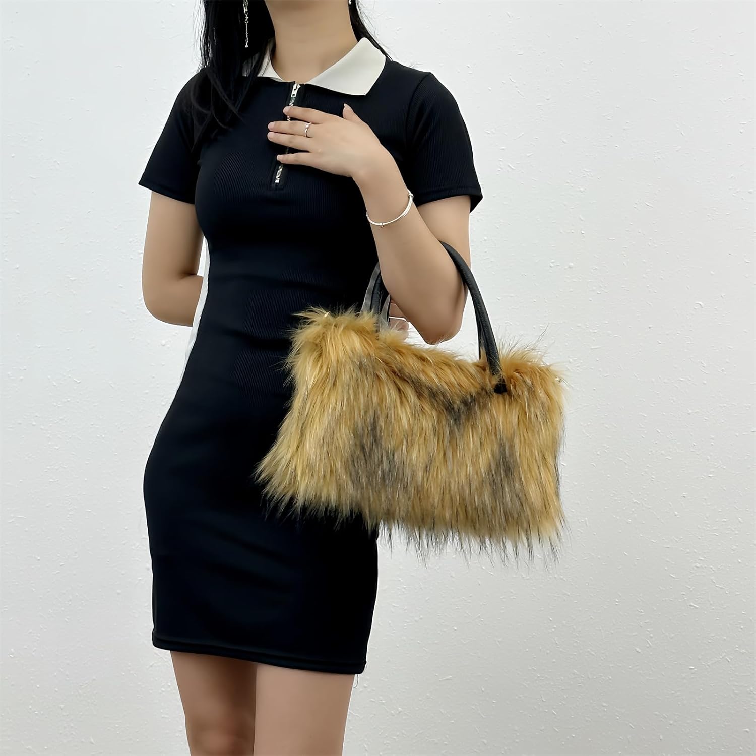 Women's Shoulder Handbags Faux Fur Tote Bag Fluffy Satchel Handbags for Women Fuzzy Y2k Purse with Shoulder Strap - Image 5