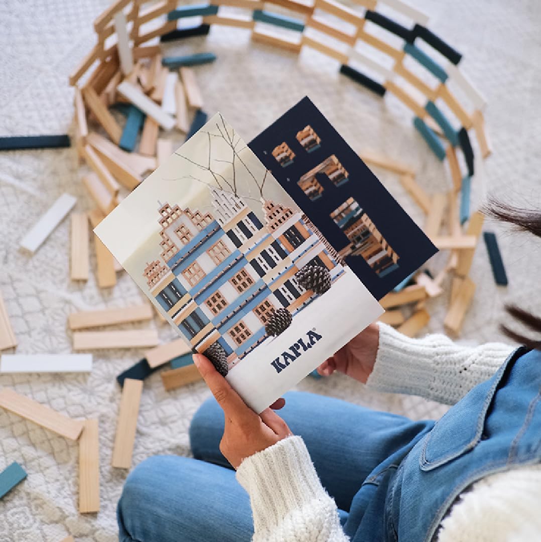 KAPLA 200 Winter Box - Construction Building Planks Set, 200 Pieces, French Natural Pine Wood with Light Blue, Dark Blue & White Planks