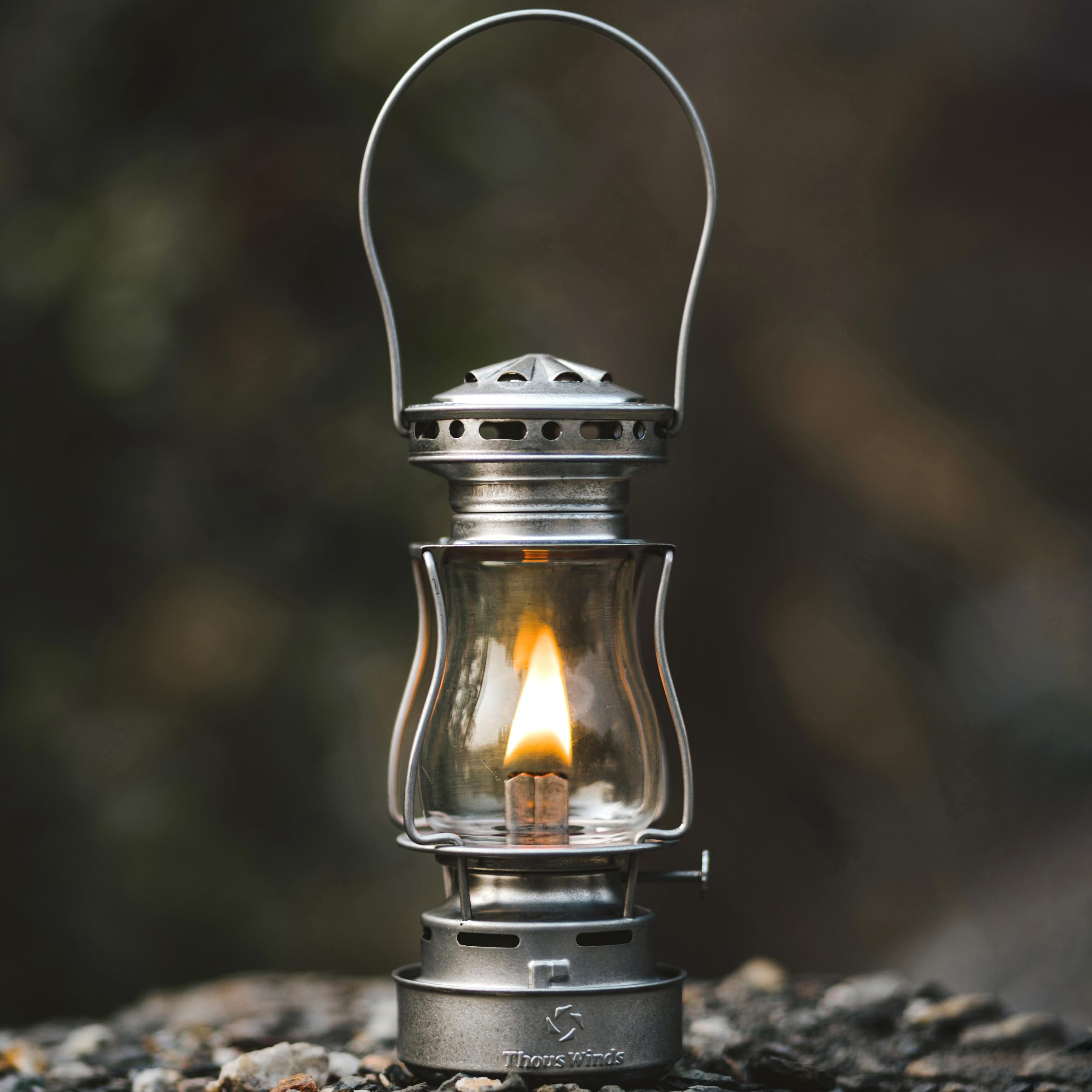 Thous Winds Petroleum Sturmlampe, Retro Petroleum Lampe Outdoor, “Dämmerung” Kerosin Laterne, Winddichte Sturmlaterne für Aktivitäten im Freien, Camping, Wandern, Picknick, Terrasse, Retro Silber