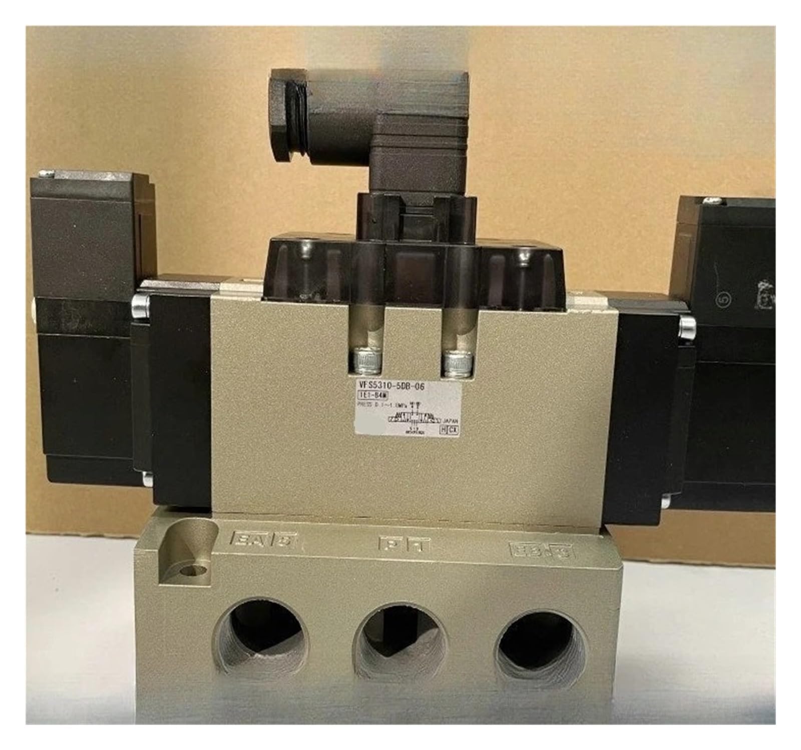 Électrovanne VFS5310-5DB 06 pneumatique pour automatiser les lignes d'emballage