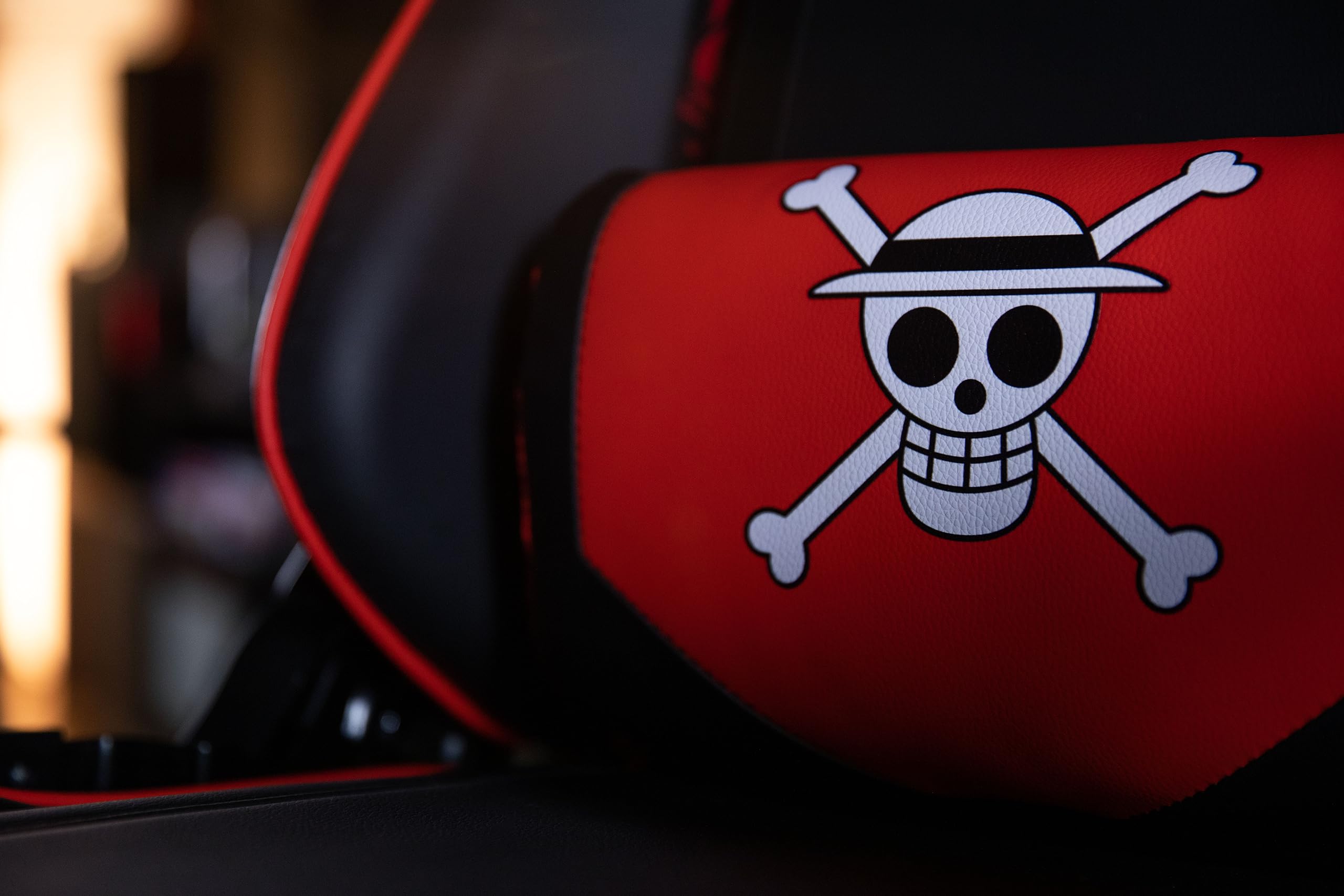 Konix Sedia da ufficio da gioco One Piece - Inclinazione del sedile di 150° - Pelle PU liscia - Nero e rosso