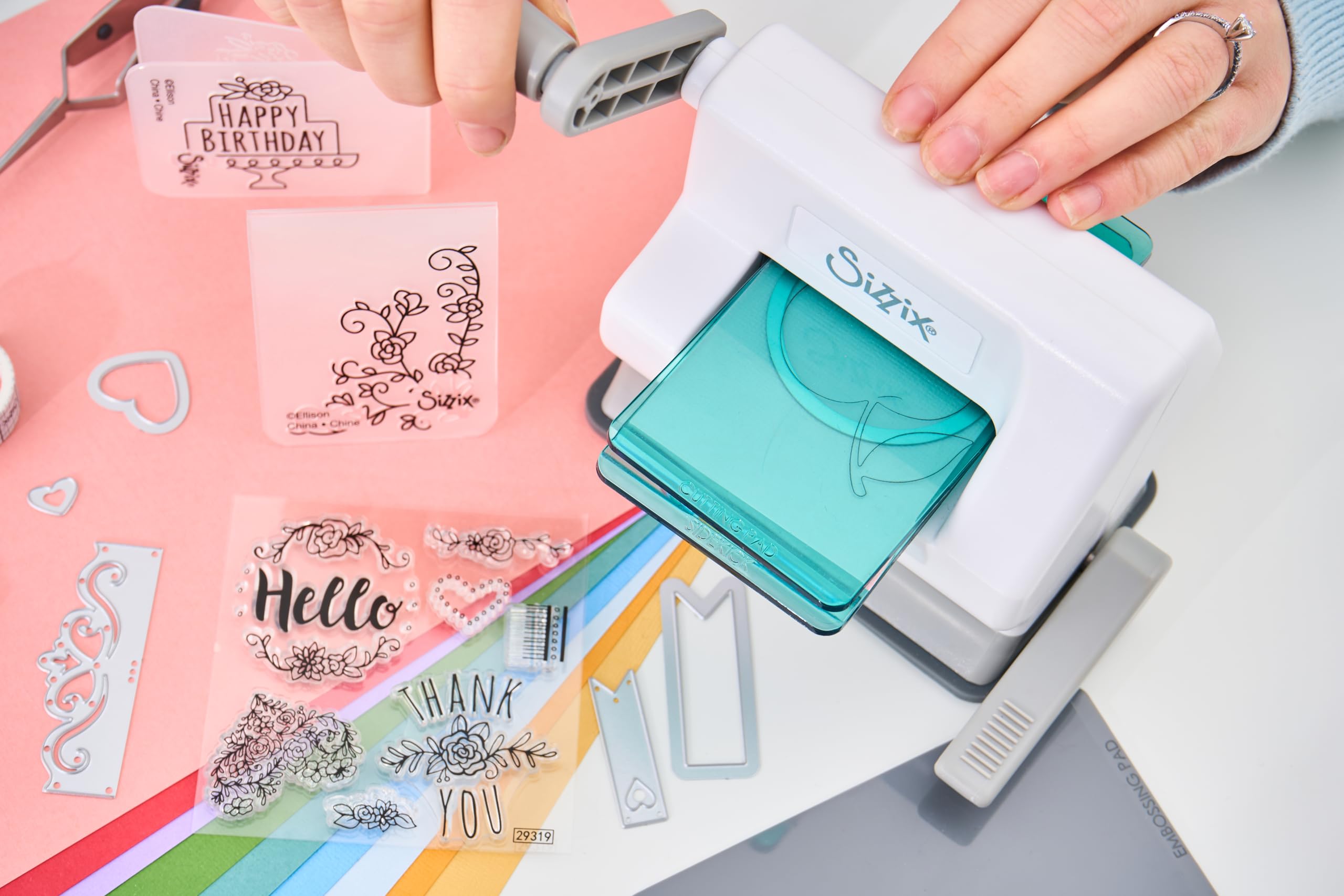 Sizzix Sidekick Starter Kit 661770, tragbare manuelle Stanz- und Prägemaschine für Kunst und Handwerk, Scrapbooking und Kartenherstellung, 6,35 cm Öffnung, Weiß