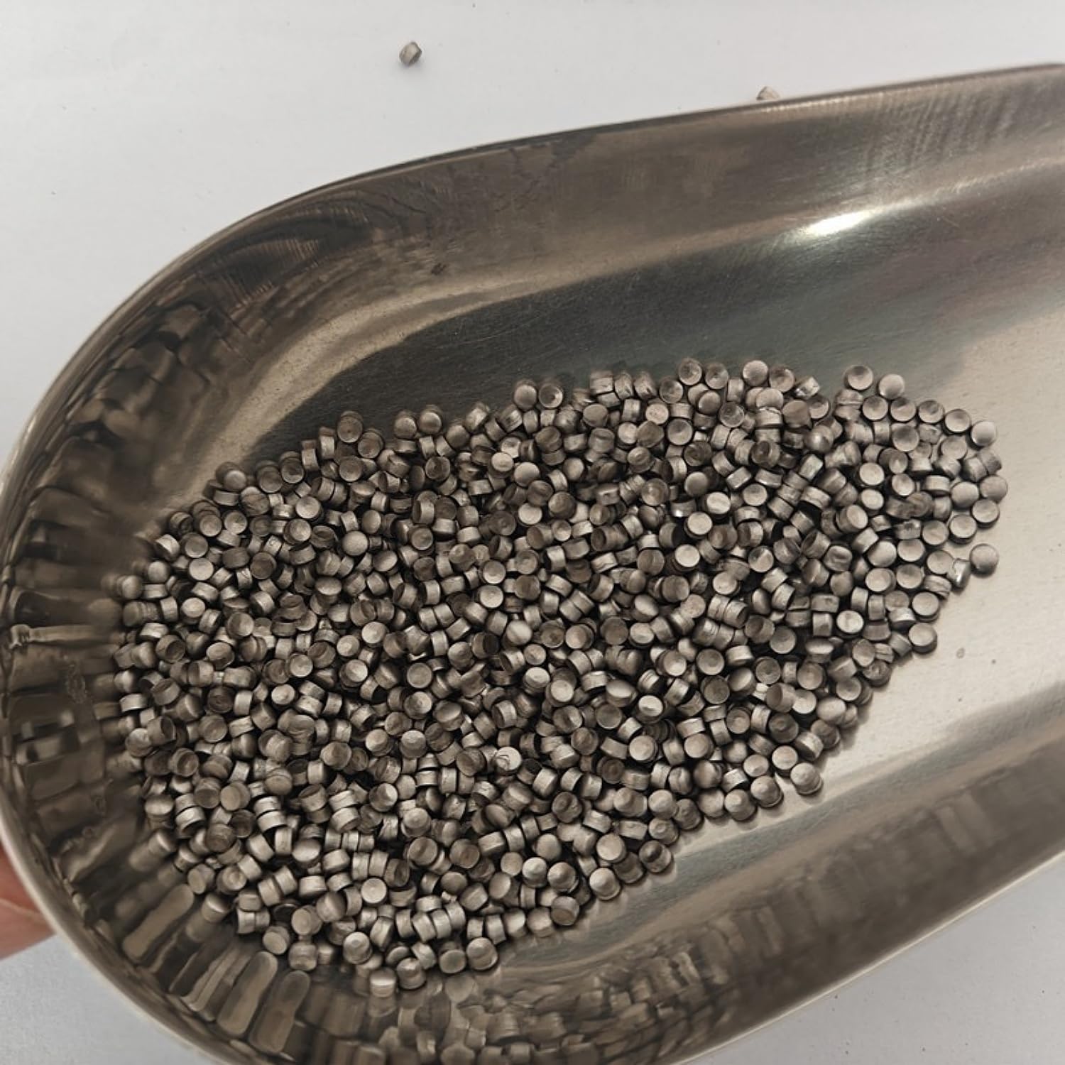 High Purity Titanium Granules, Ti ? 99.99%, Pure Titanium Metal Block, Diameter 3mm, Thickness 2mm, for Experimental use in Scientific Research institutes (500, Grams)