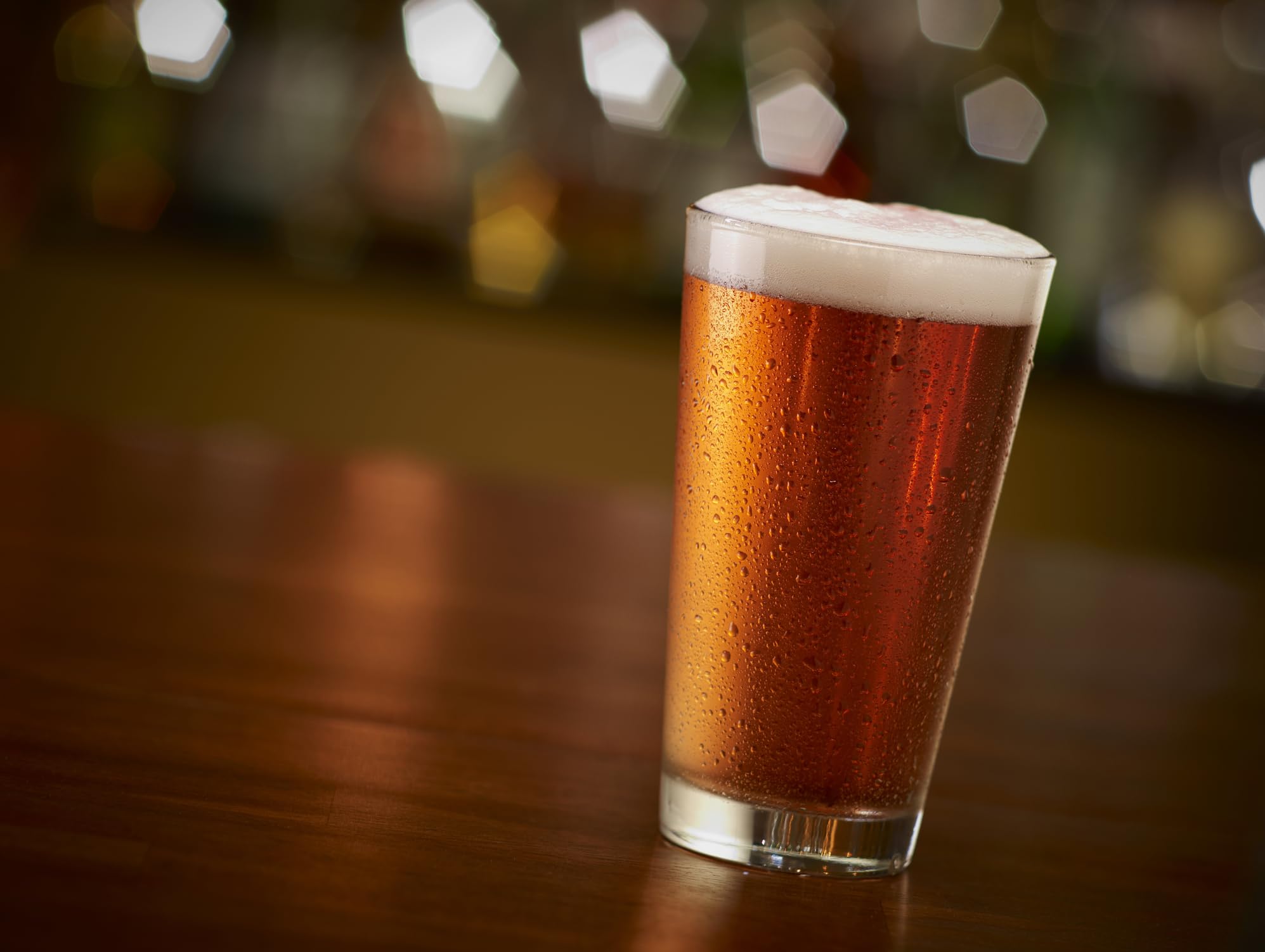 Necessia Vasos de cerveza de pinta templados con borde duradero, 16 onzas, juego de 12 unidades, cristalería de bebidas de alta calidad, elegante y duradera, perfectos para bares, restaurantes y