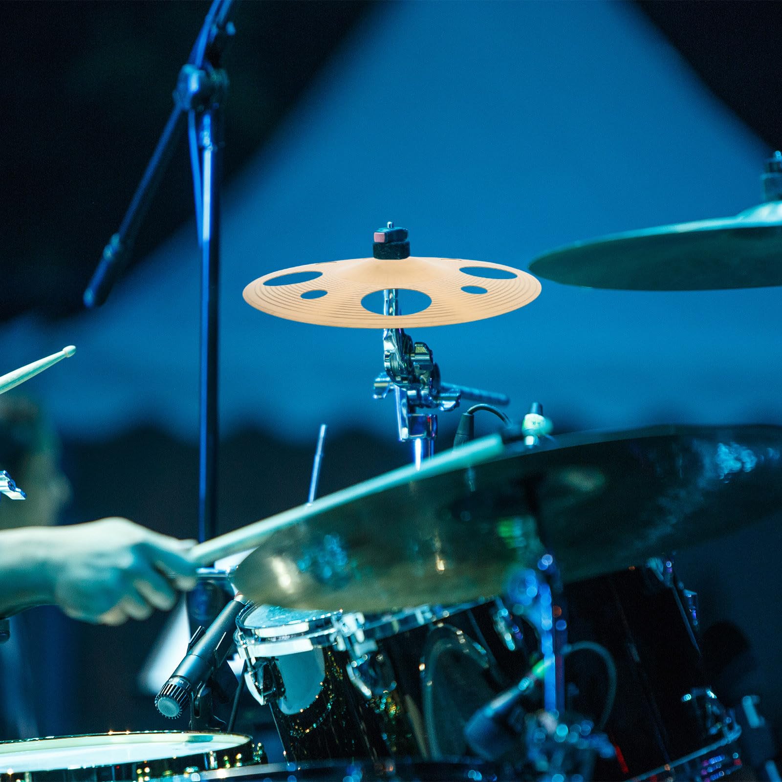 TOPBATHY Trommelbecken Mit Loch 9 Zoll Goldenes Effektbecken Aus Legierung Für Percussion Splash-Becken Mit Wasserklang Leichtes Handbecken Für Bühne Musikunterricht Und Outdoor
