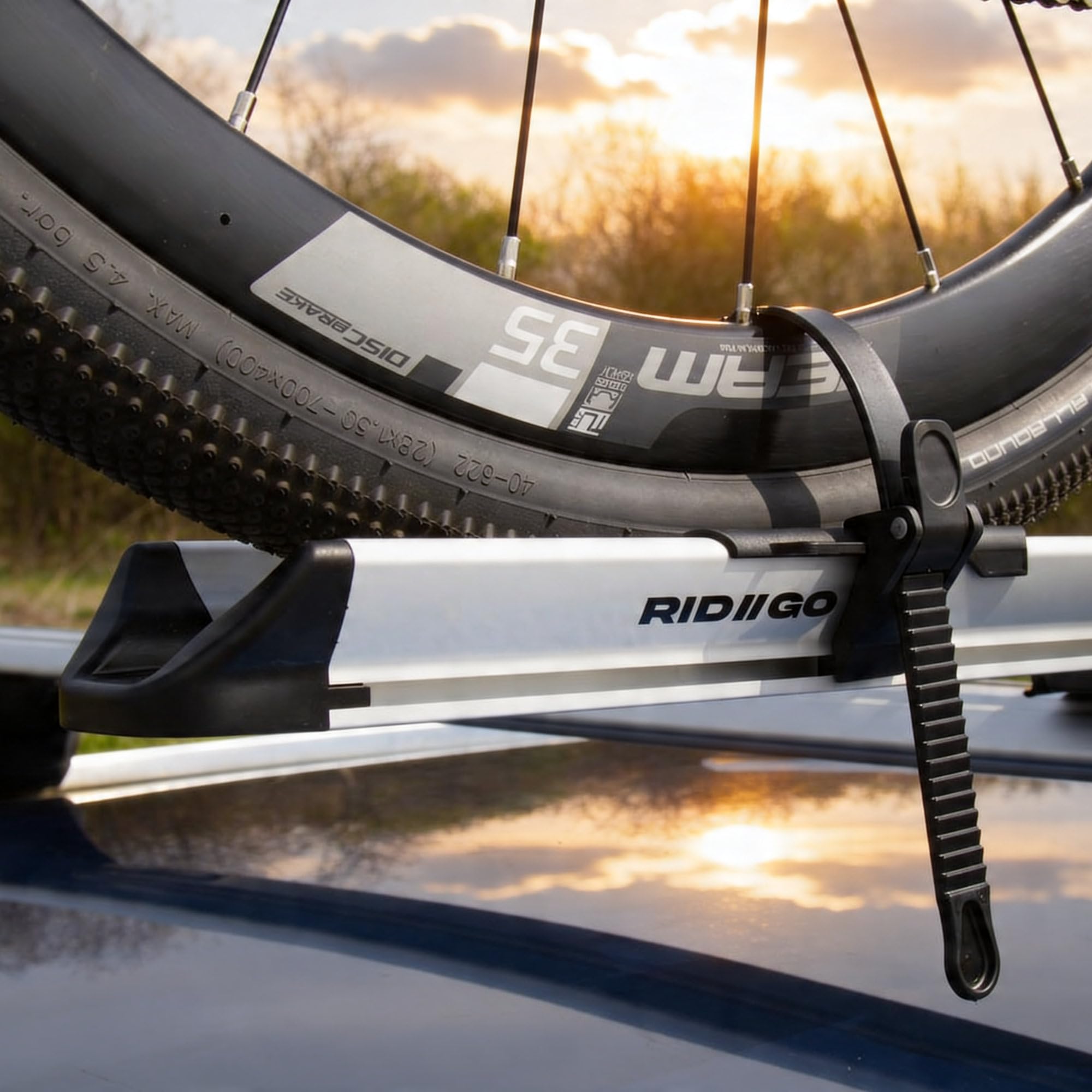 RIDIGO Fahrradhalter für Dachträger, Fahrradträger aus Aluminium, Ultraleicht 3,1 kg, für Rahmen bis 80 mm, Tragfähigkeit bis 17 kg, mit Diebstahlsicherung
