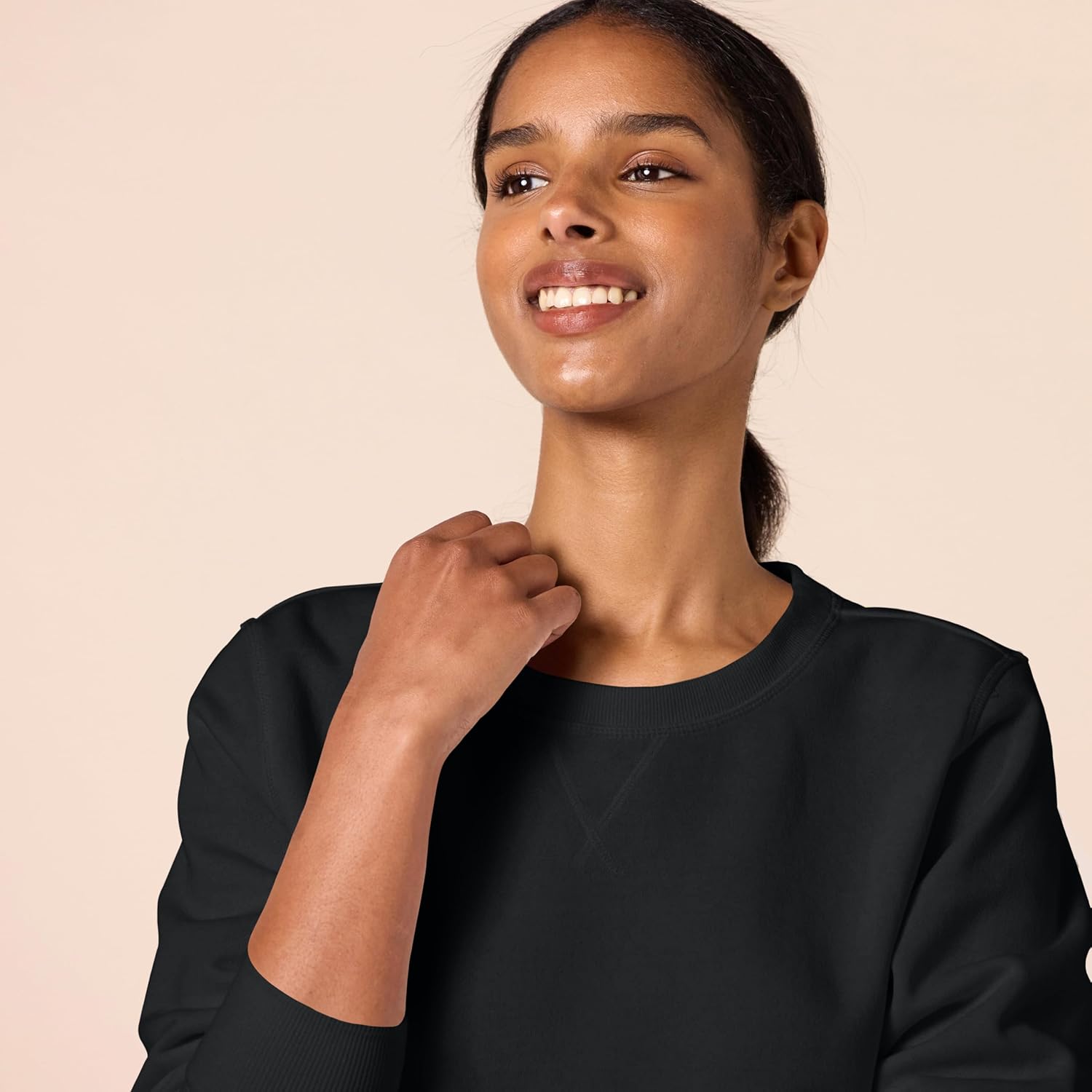 Amazon Essentials Women's Fleece Crewneck Pullover Sweatshirt (Available in Plus Size) - Image 4